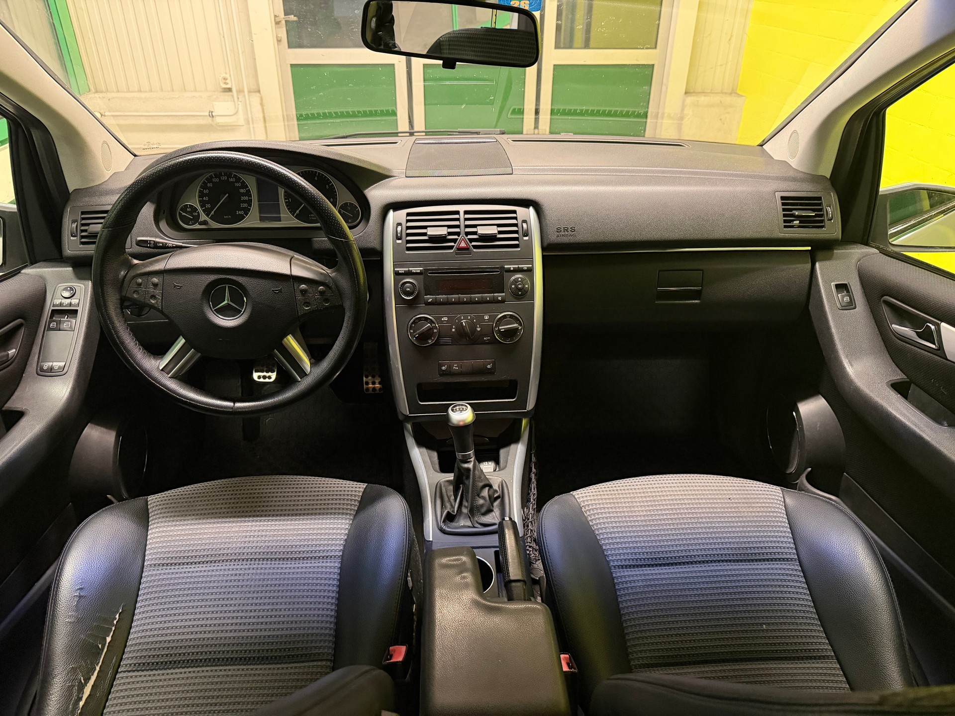 MERCEDES-BENZ B 200 T-image-9