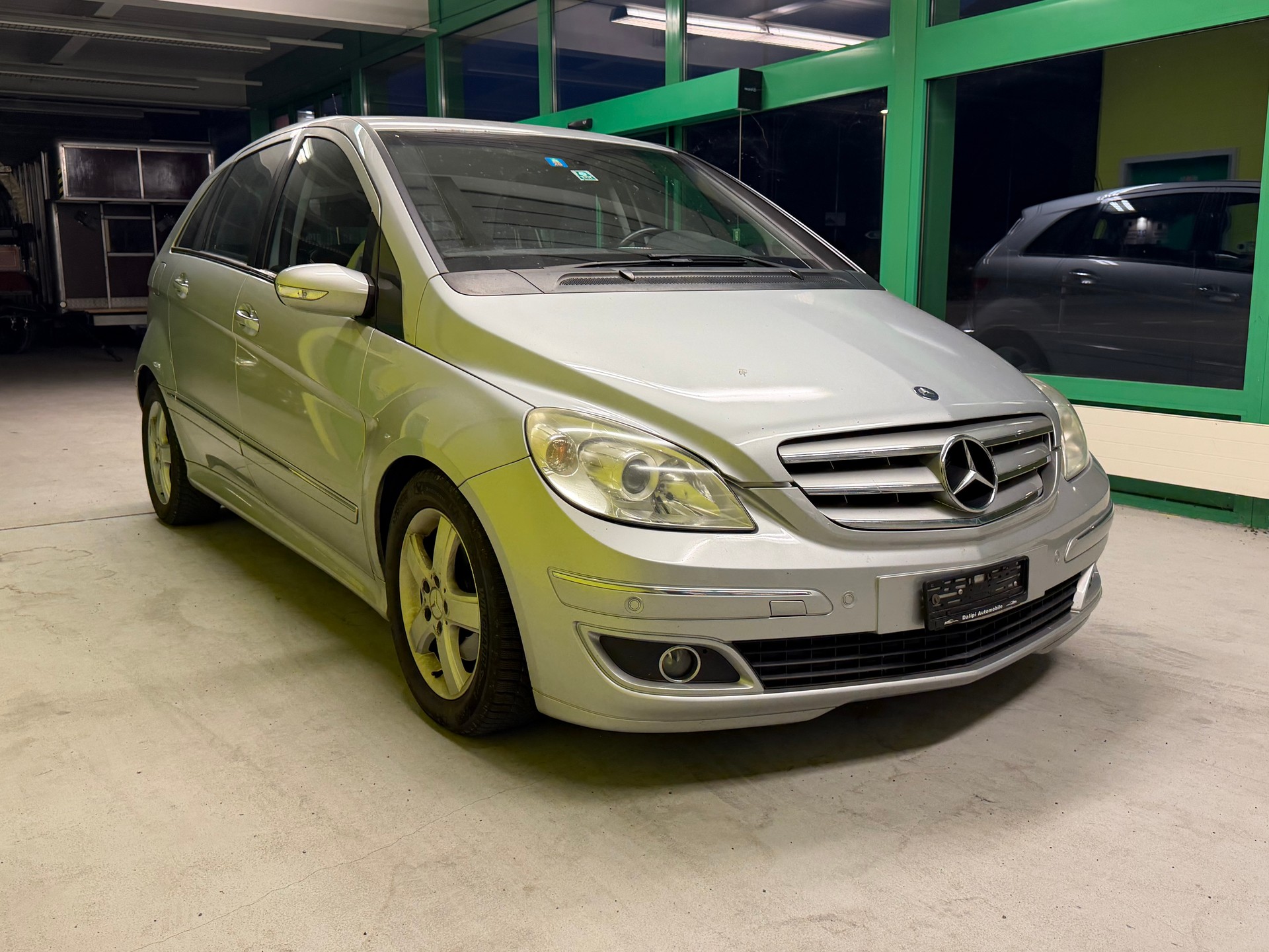MERCEDES-BENZ B 200 T-image-4