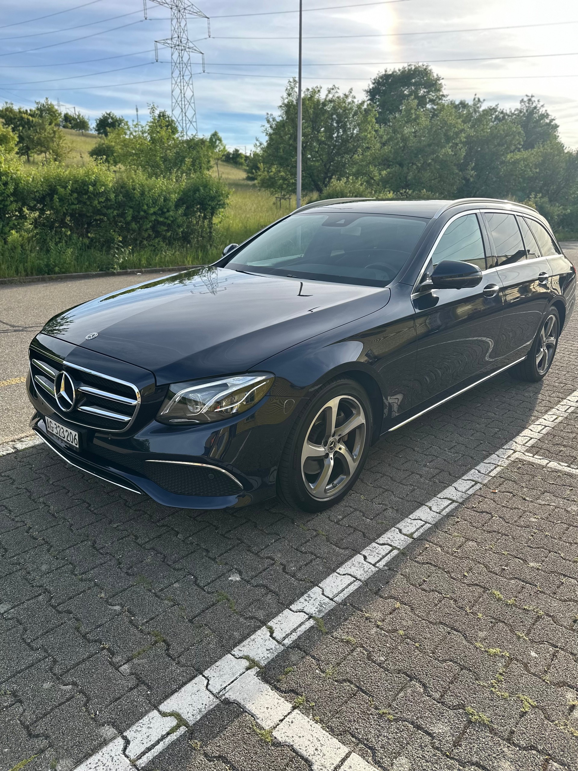 MERCEDES-BENZ E 220 d Swiss Star 4matic-image-1