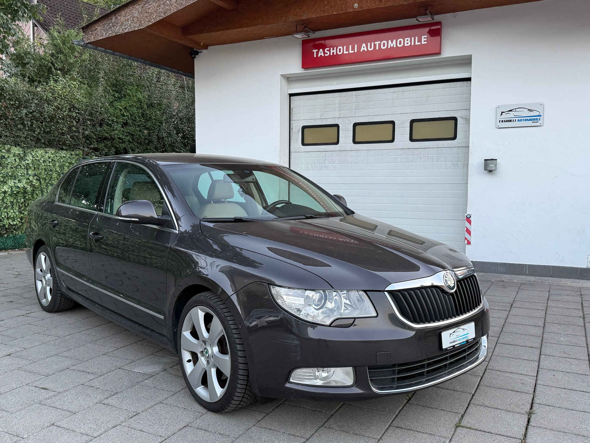 SKODA Superb 2.0 TDi Elegance DSG-image-0