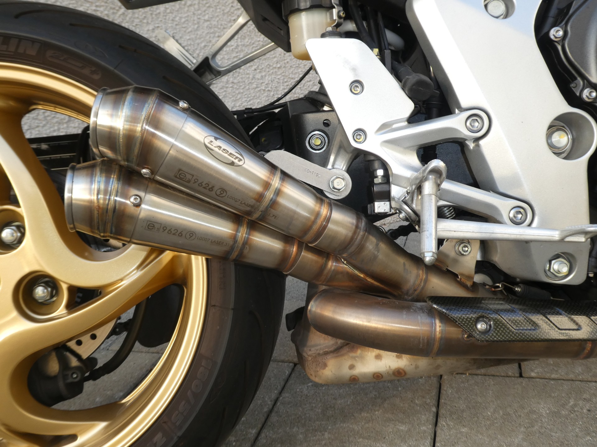 HONDA CB 1000 R ABS-image-4