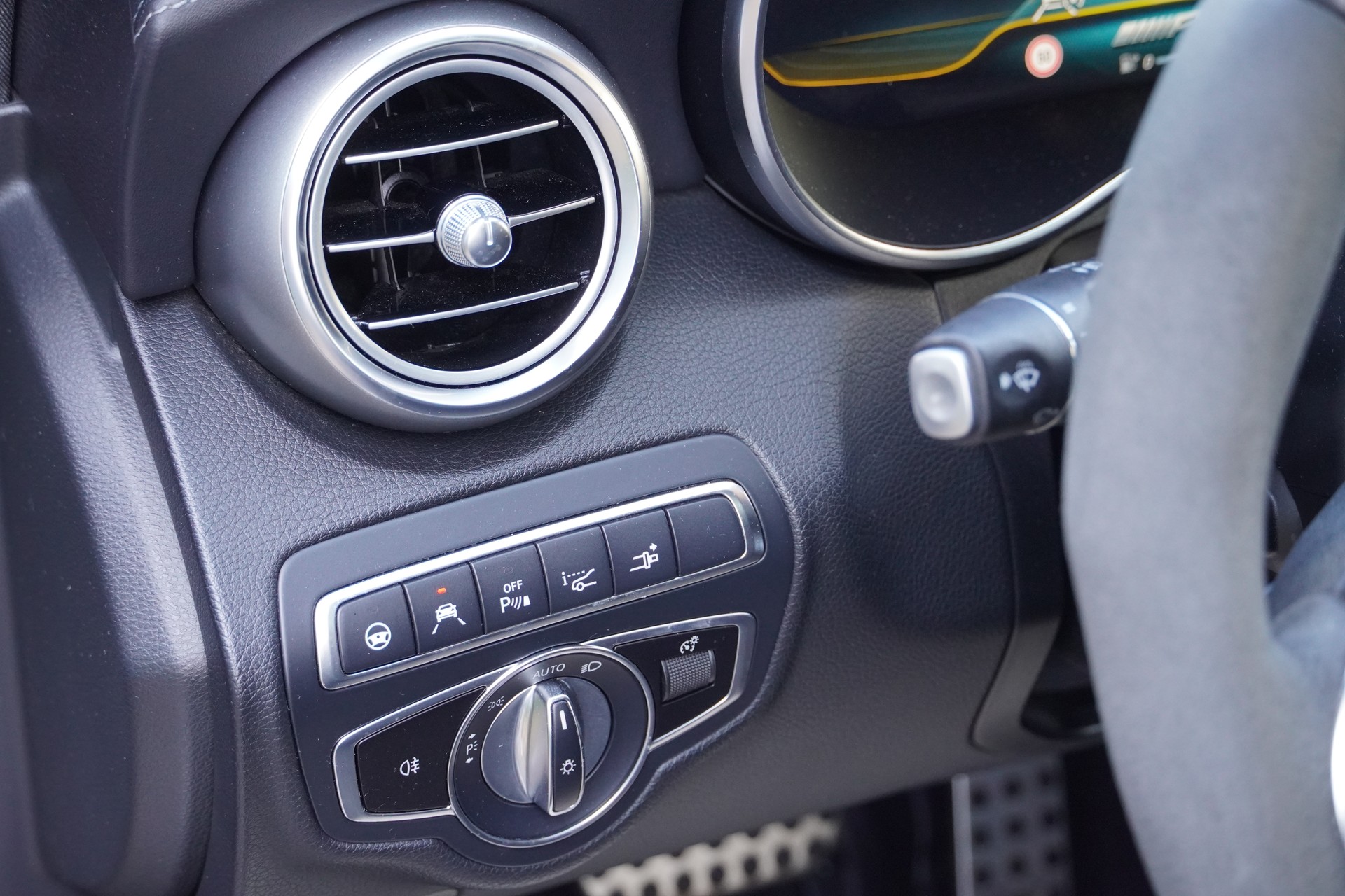 MERCEDES-BENZ C 63 S AMG 9G-tronic//CH Fahrzeug mit Gratis Service//-image-9
