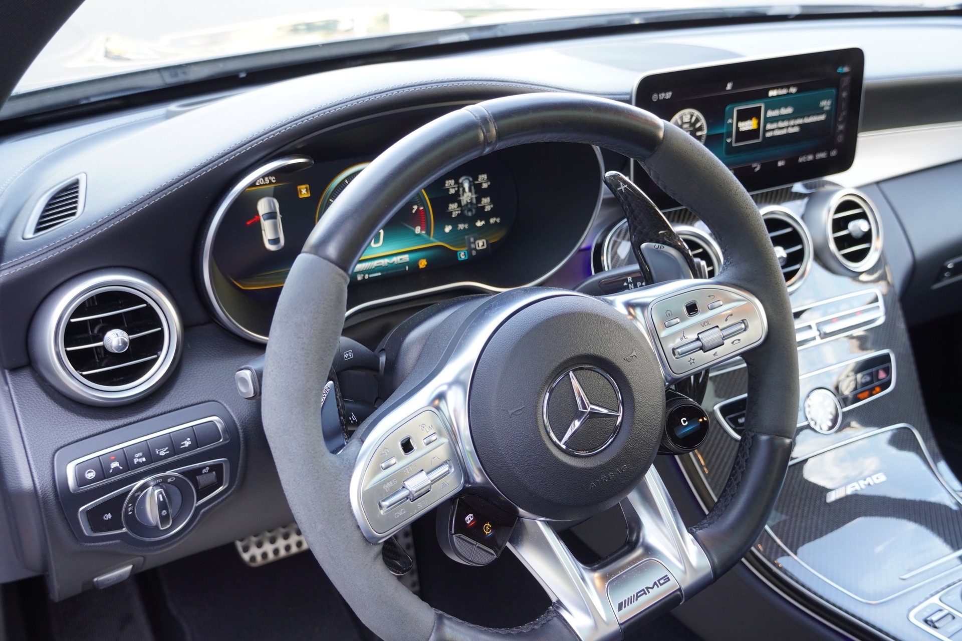 MERCEDES-BENZ C 63 S AMG 9G-tronic//CH Fahrzeug mit Gratis Service//-image-8
