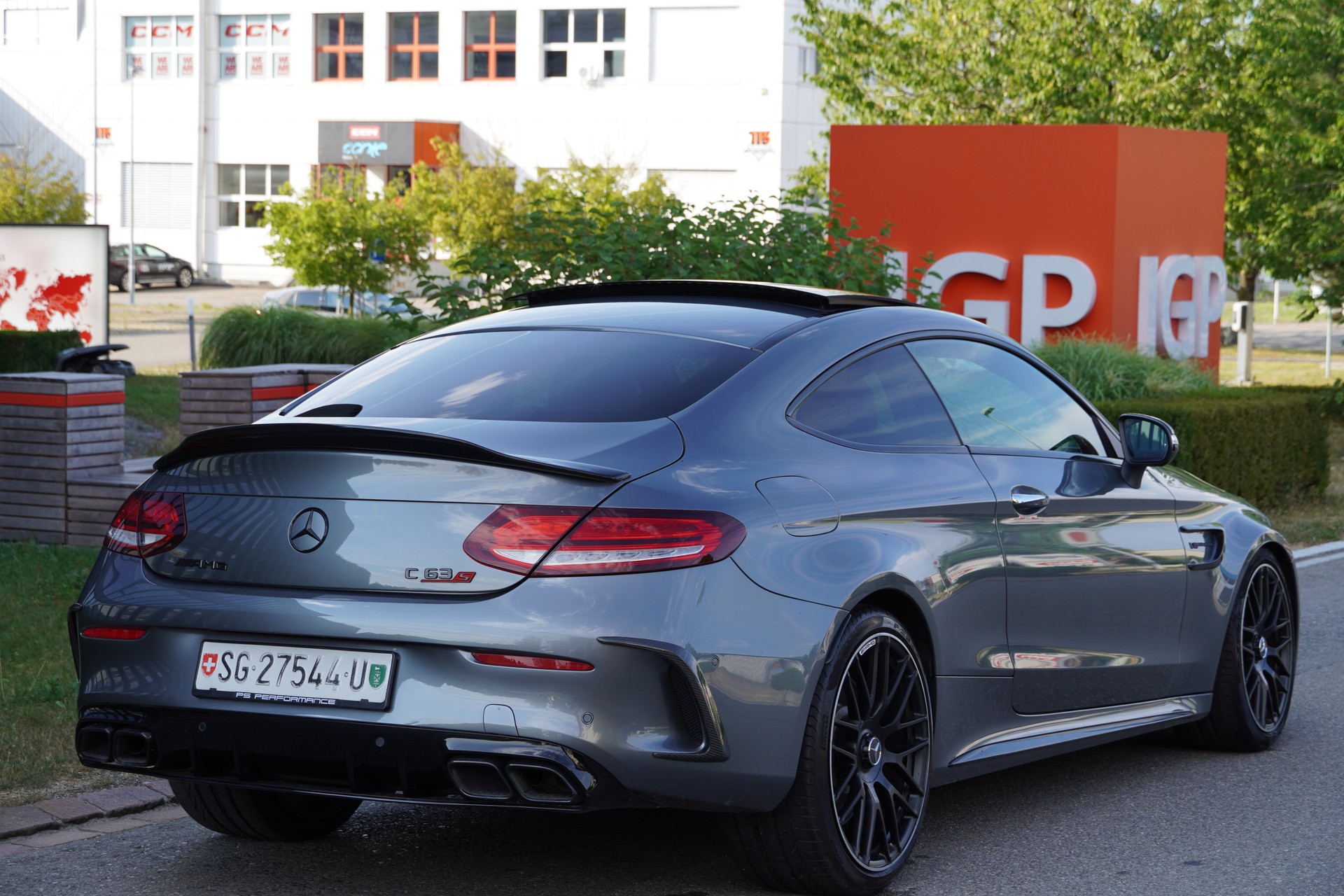 MERCEDES-BENZ C 63 S AMG 9G-tronic//CH Fahrzeug mit Gratis Service//-image-5