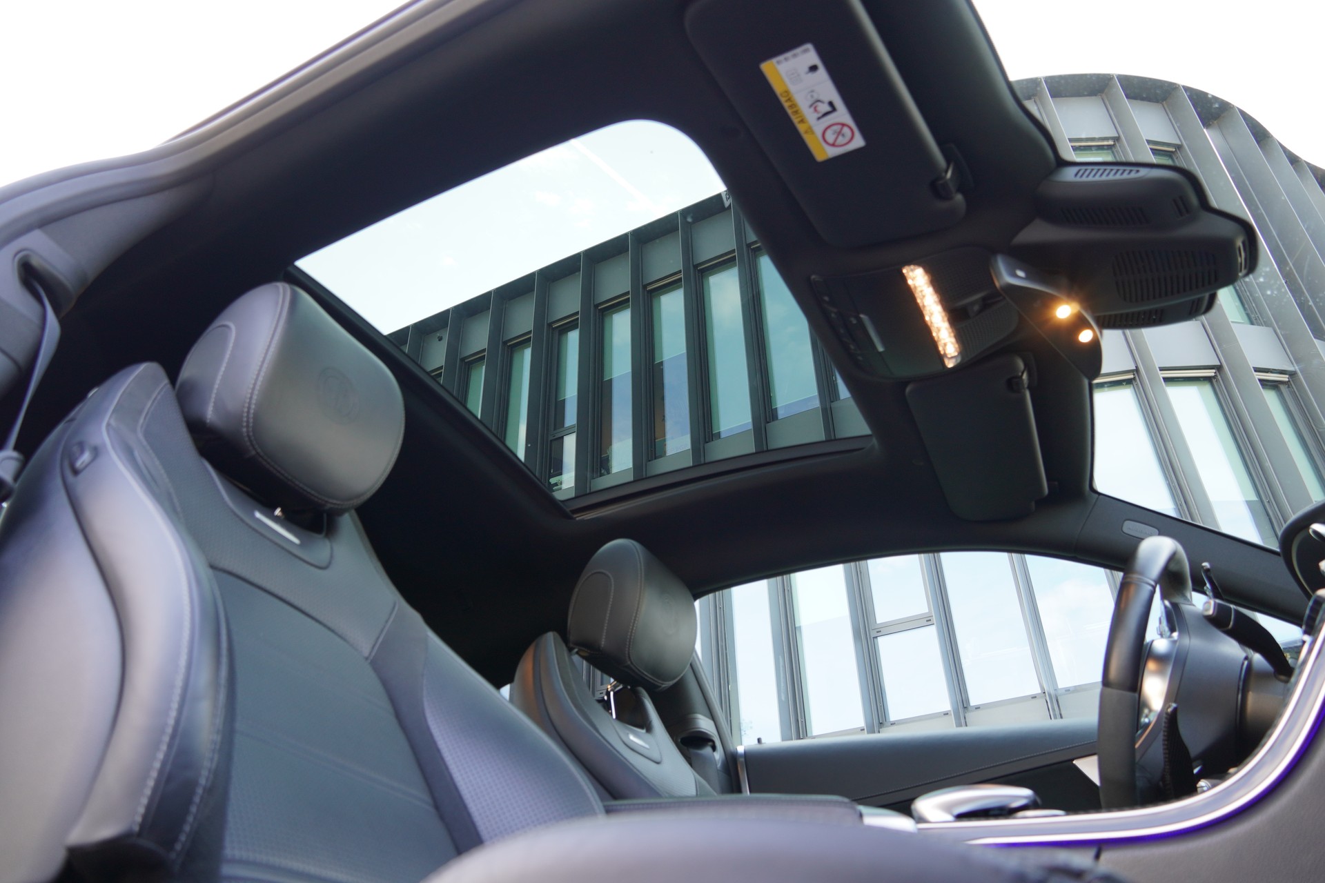 MERCEDES-BENZ C 63 S AMG 9G-tronic//CH Fahrzeug mit Gratis Service//-image-12