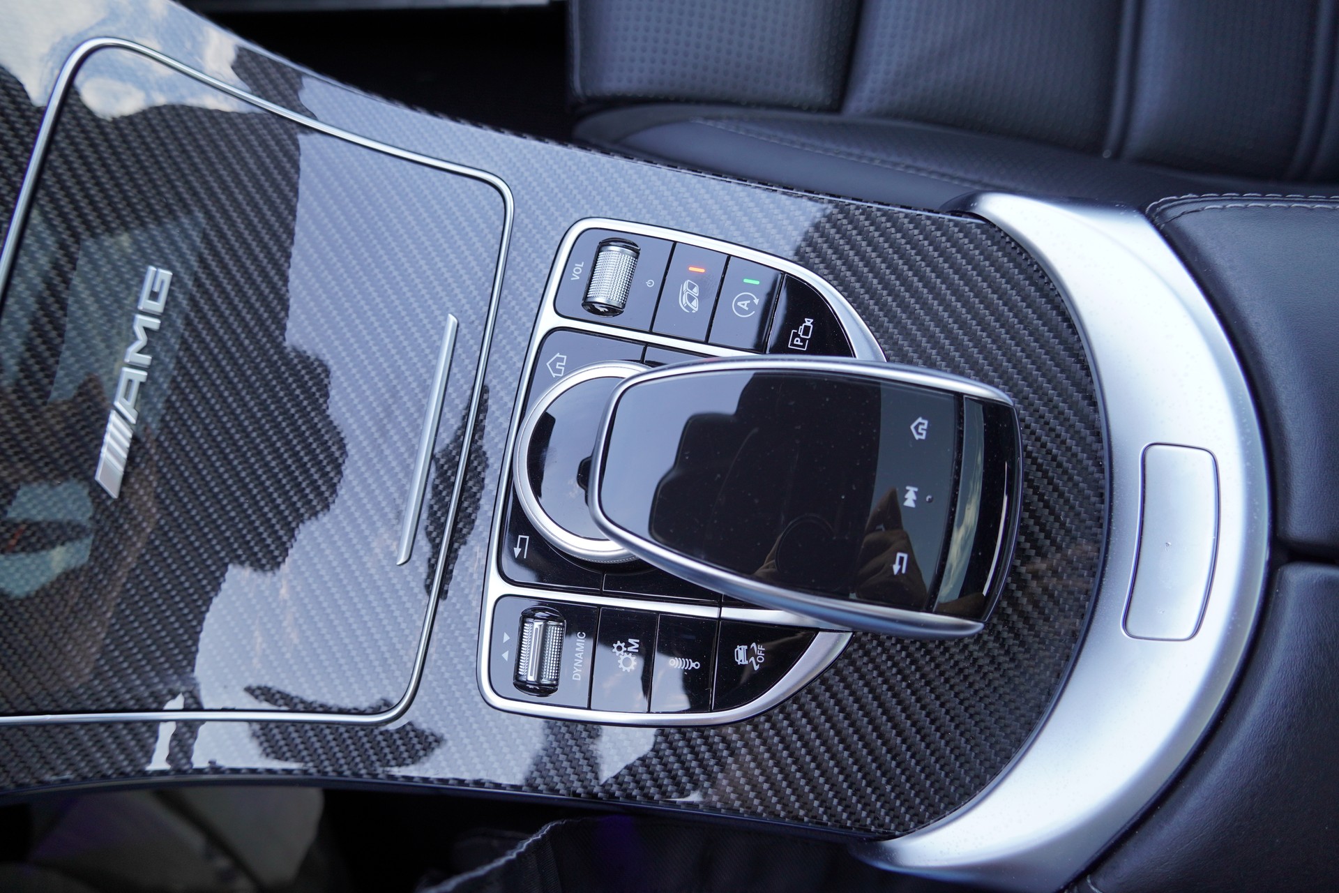 MERCEDES-BENZ C 63 S AMG 9G-tronic//CH Fahrzeug mit Gratis Service//-image-13