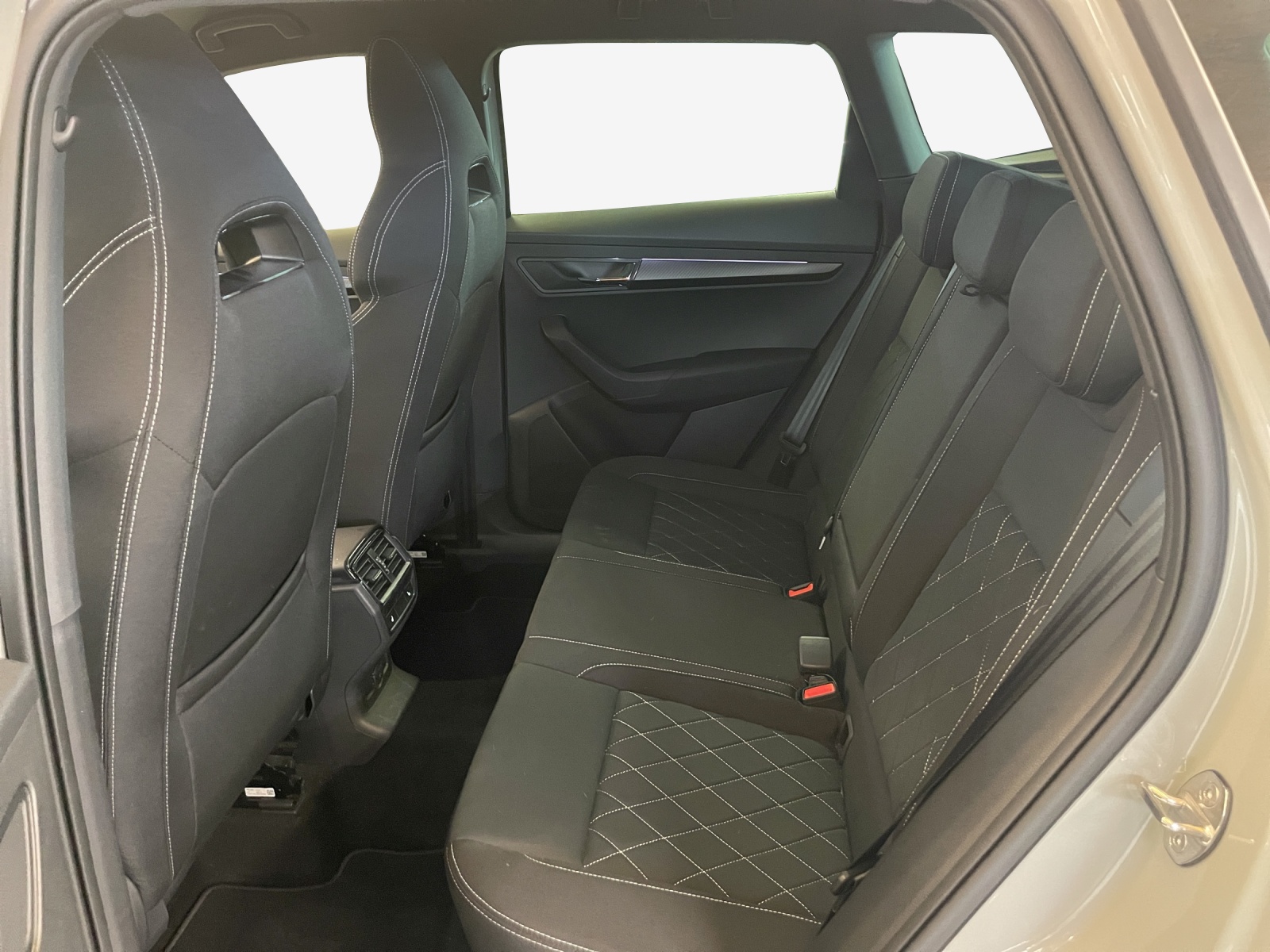 SKODA Karoq SportLine 2.0TSI 190PS 7DSG 4X4-image-11