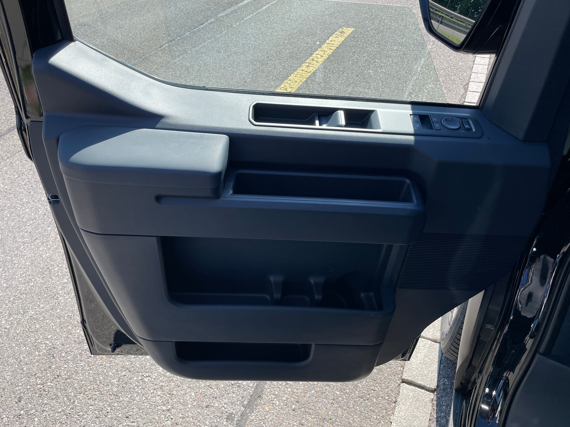 KIA PV5 Cargo 71.2 kWh Plus mit Wärmepumpe, 2-Schiebetüren-image-11