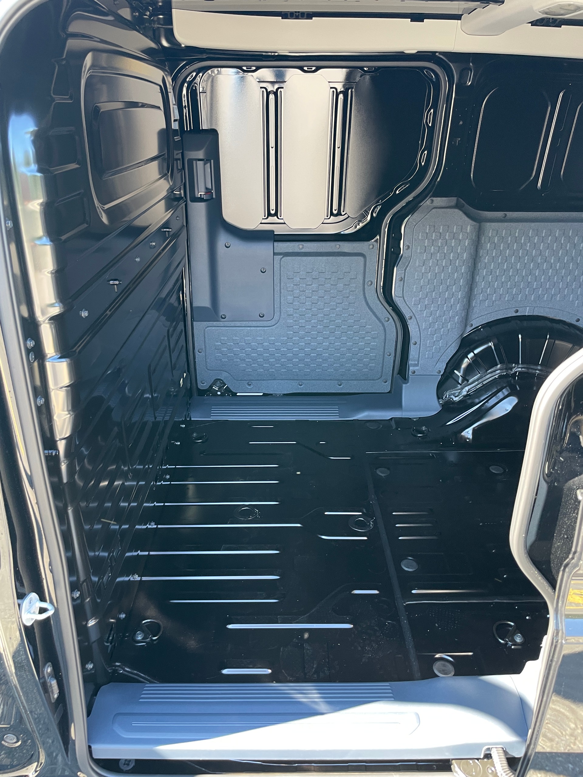 KIA PV5 Cargo 71.2 kWh Plus mit Wärmepumpe, 2-Schiebetüren-image-15