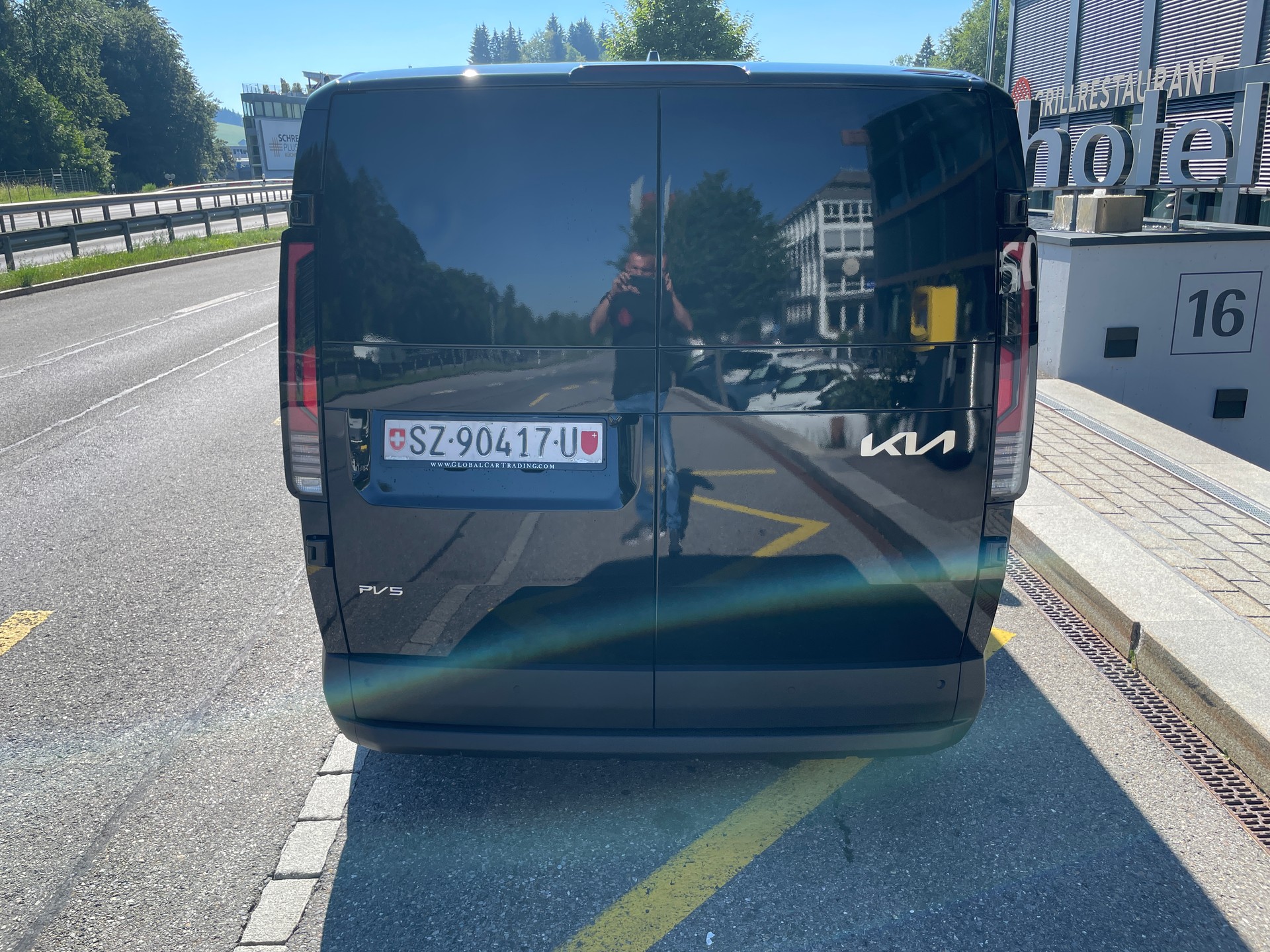 KIA PV5 Cargo 71.2 kWh Plus mit Wärmepumpe, 2-Schiebetüren-image-6