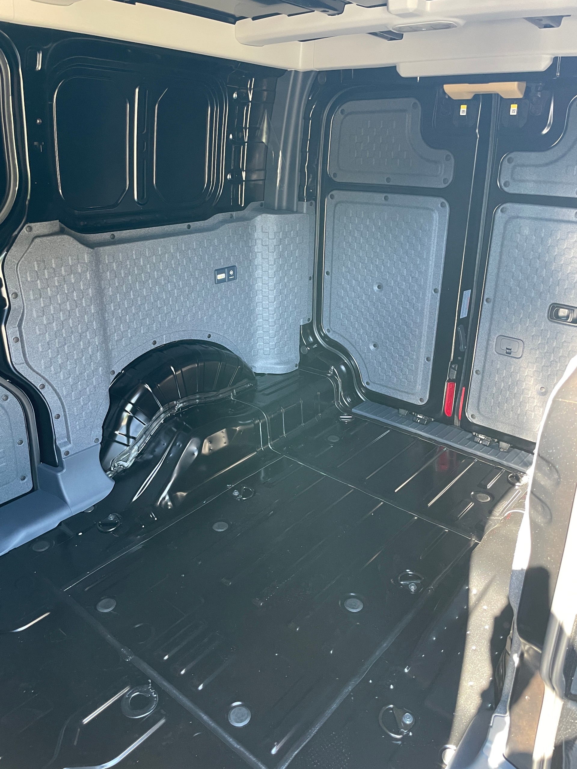 KIA PV5 Cargo 71.2 kWh Plus mit Wärmepumpe, 2-Schiebetüren-image-16