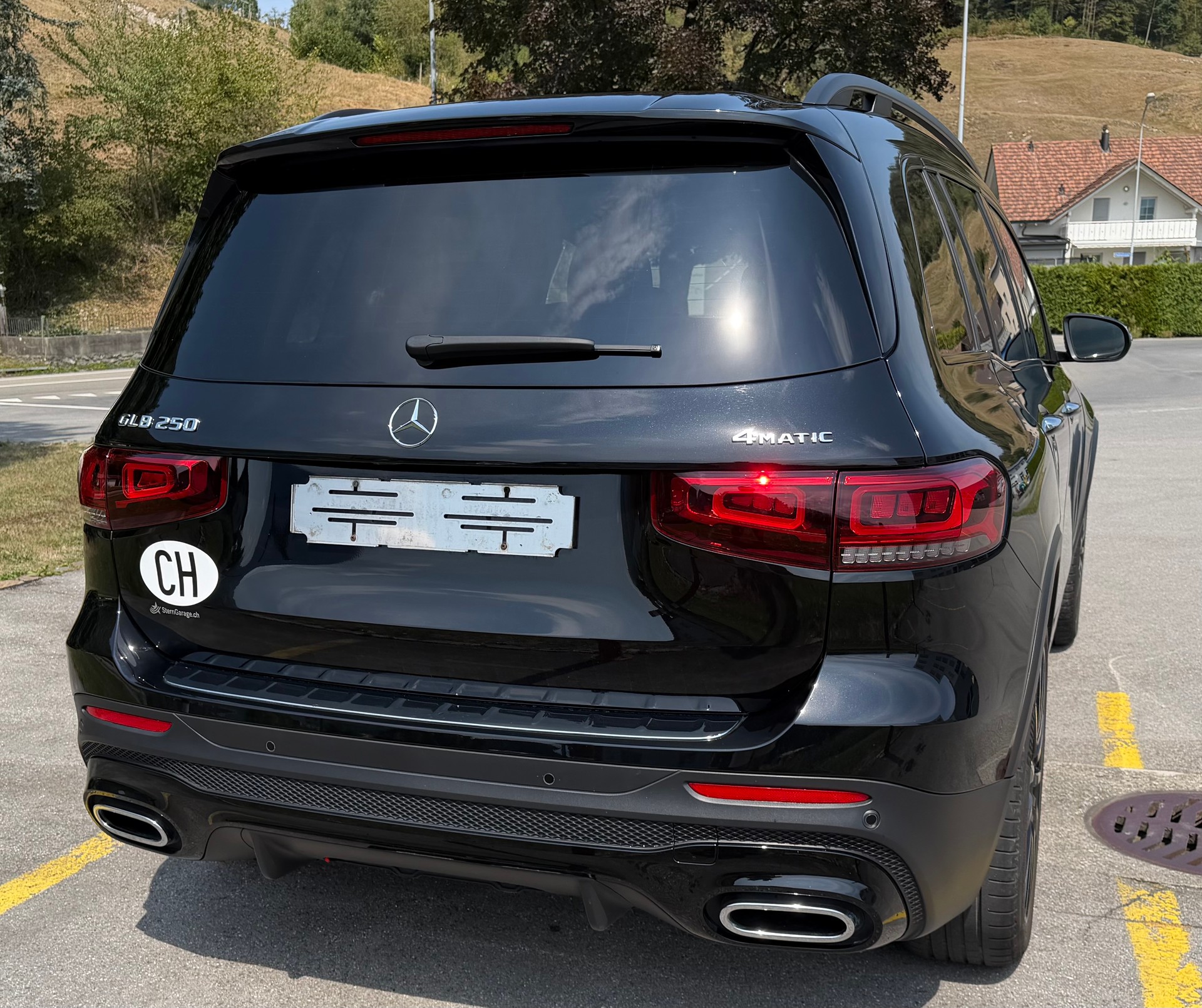 MERCEDES-BENZ GLB 250 AMG Line 4matic-image-1