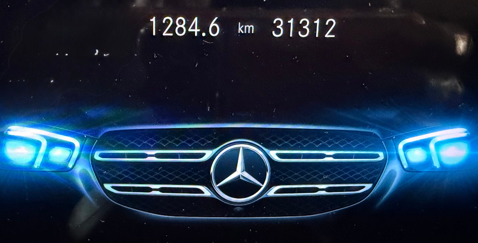 MERCEDES-BENZ GLB 250 AMG Line 4matic-image-3