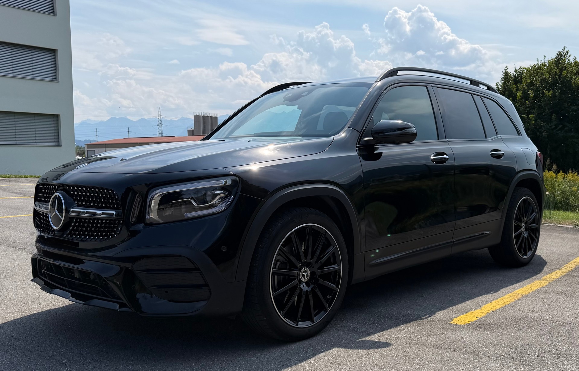 MERCEDES-BENZ GLB 250 AMG Line 4matic-image-2