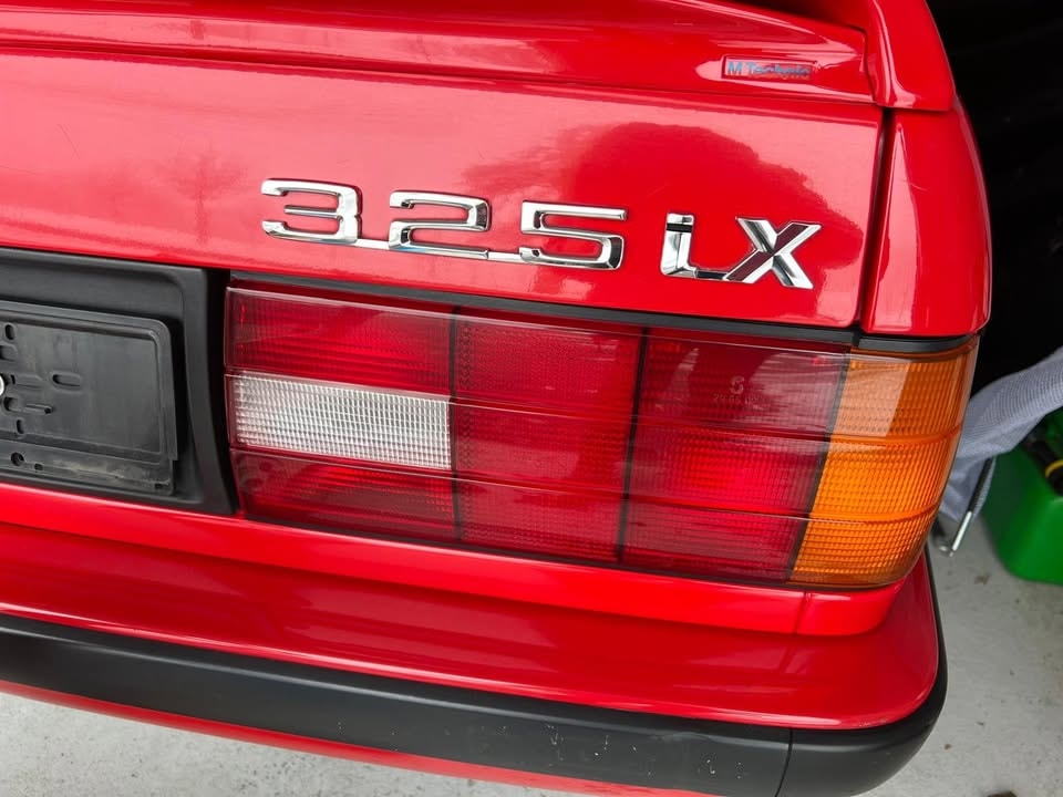 BMW 325ix-image-2
