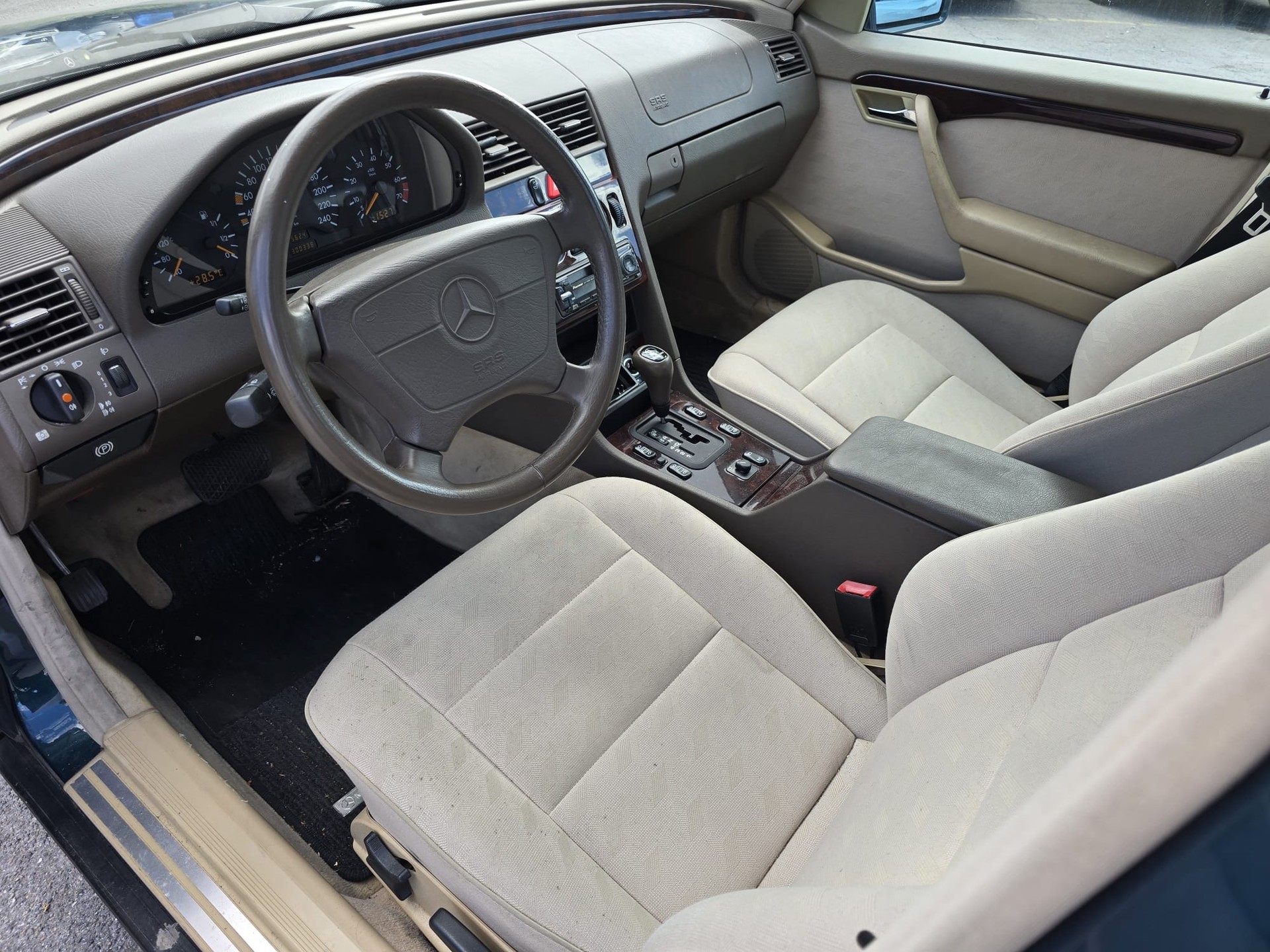 MERCEDES-BENZ C 200 Elégance-image-13