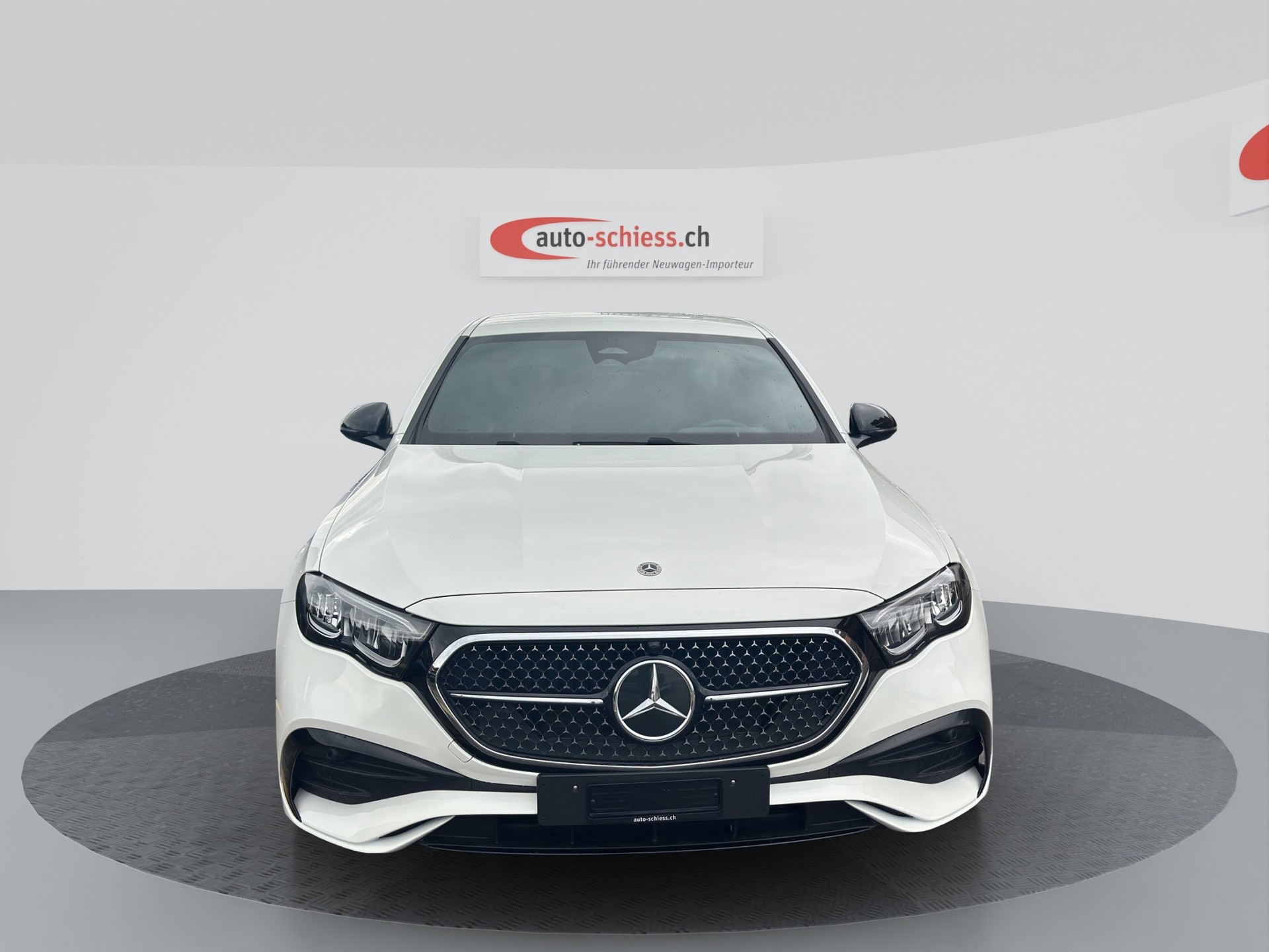 MERCEDES-BENZ E 200 AMG Line Night 9G-Tronic-showroom-element-1