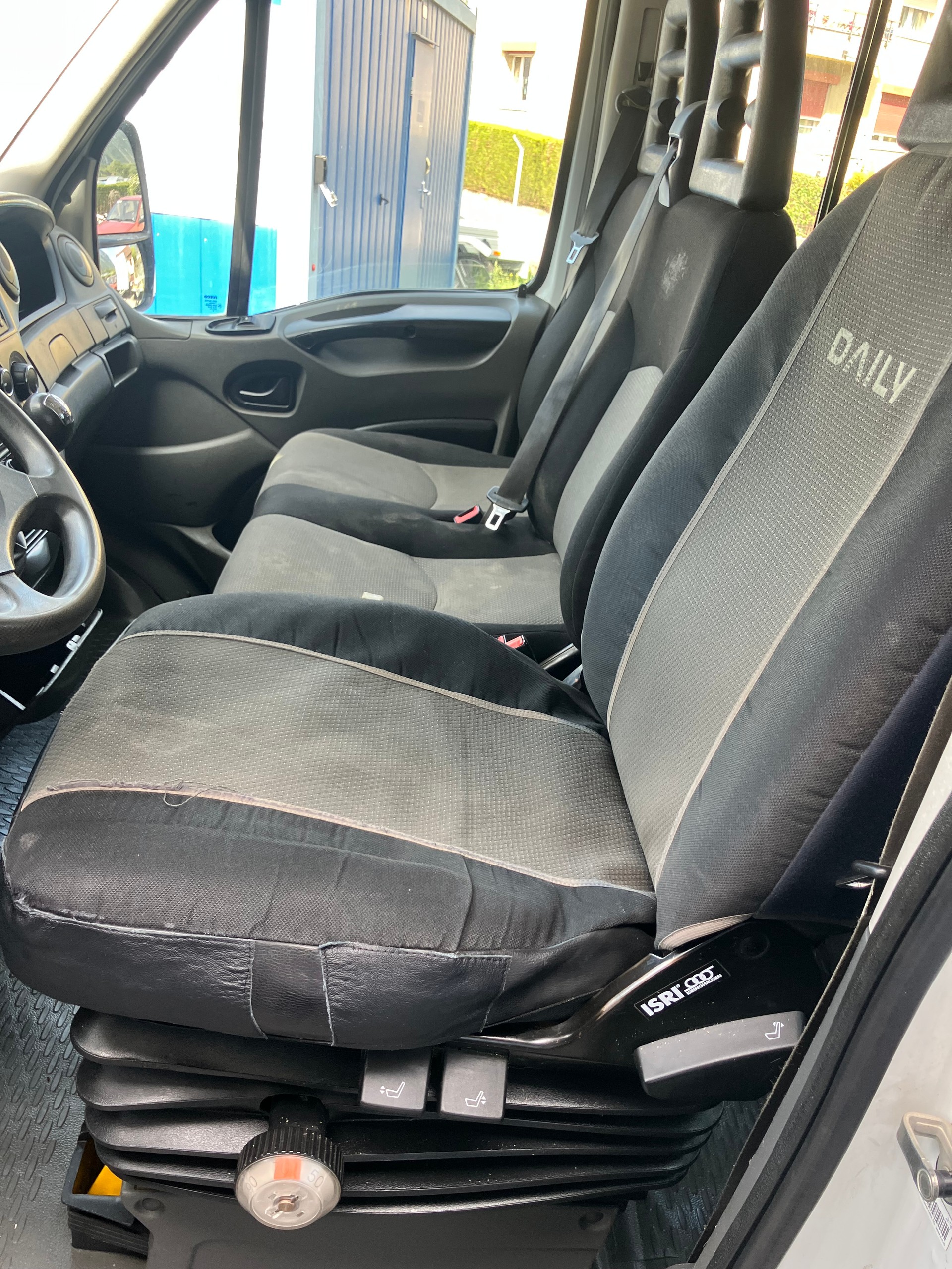 IVECO 35C15-image-8