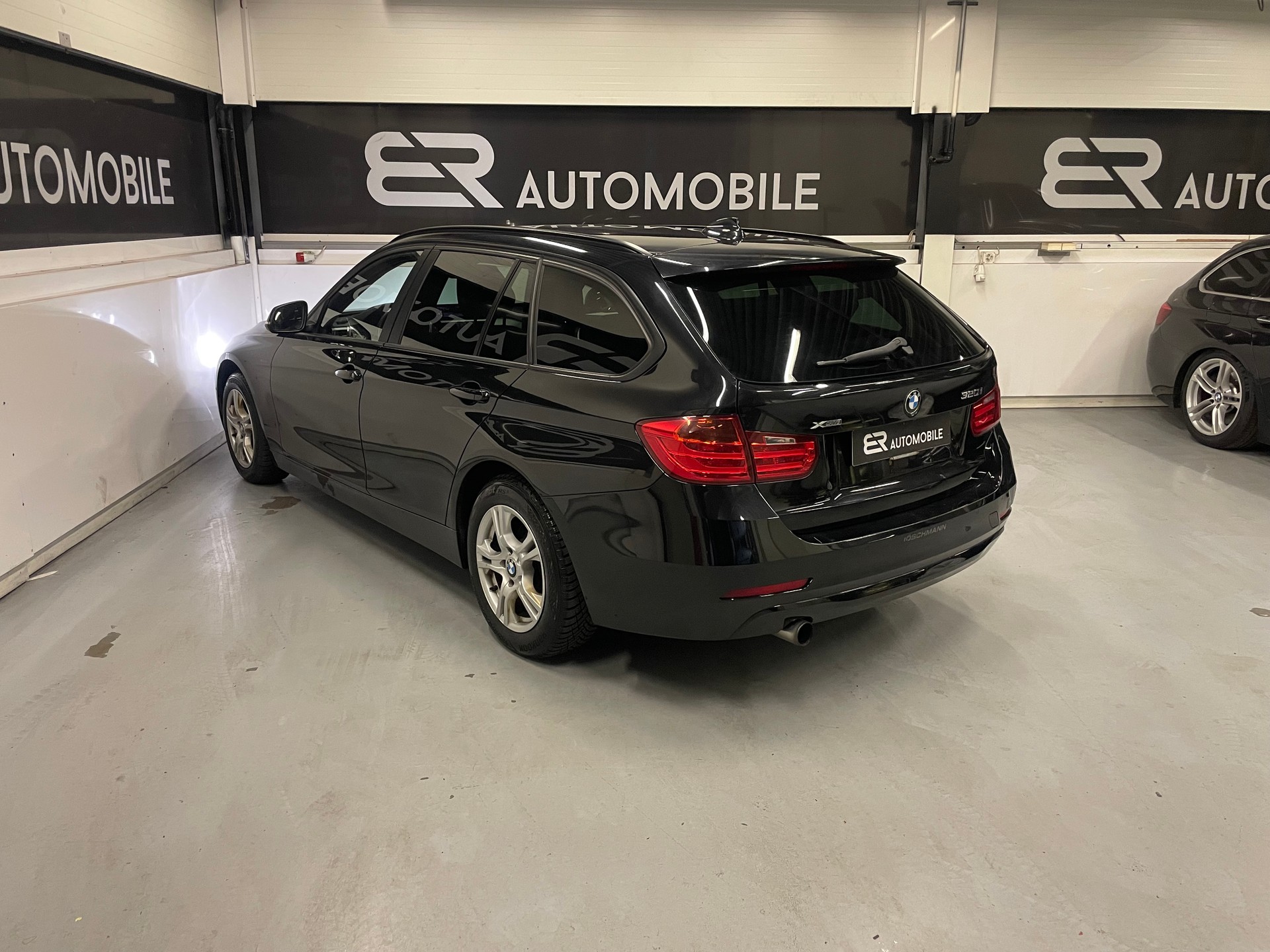 BMW 320i xDrive Touring Steptronic-image-5