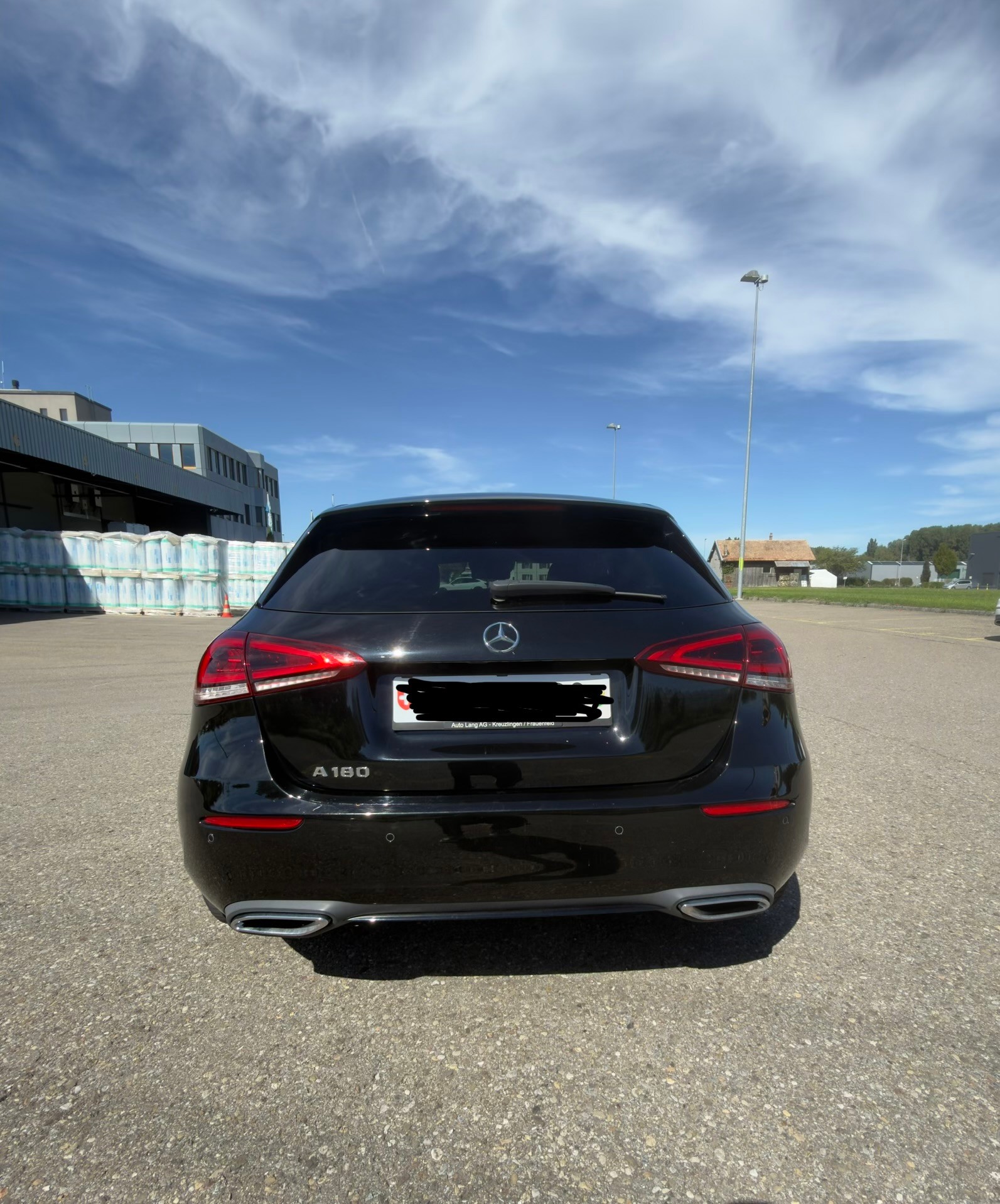 MERCEDES-BENZ A 180 AMG Line-image-1