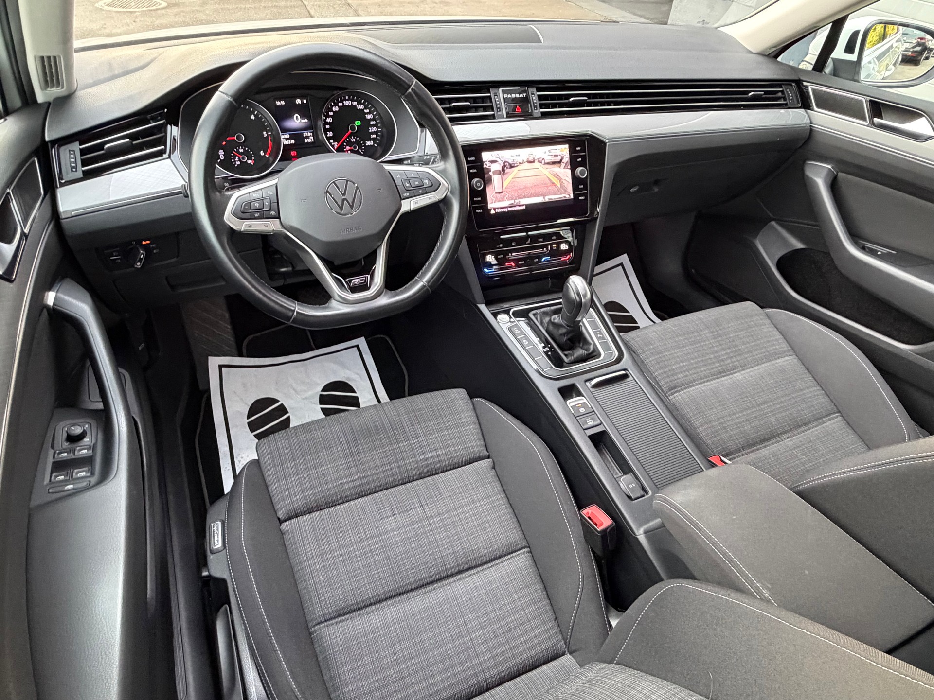 VW Passat 2.0 TDI DSG 150PS, R-line-image-9