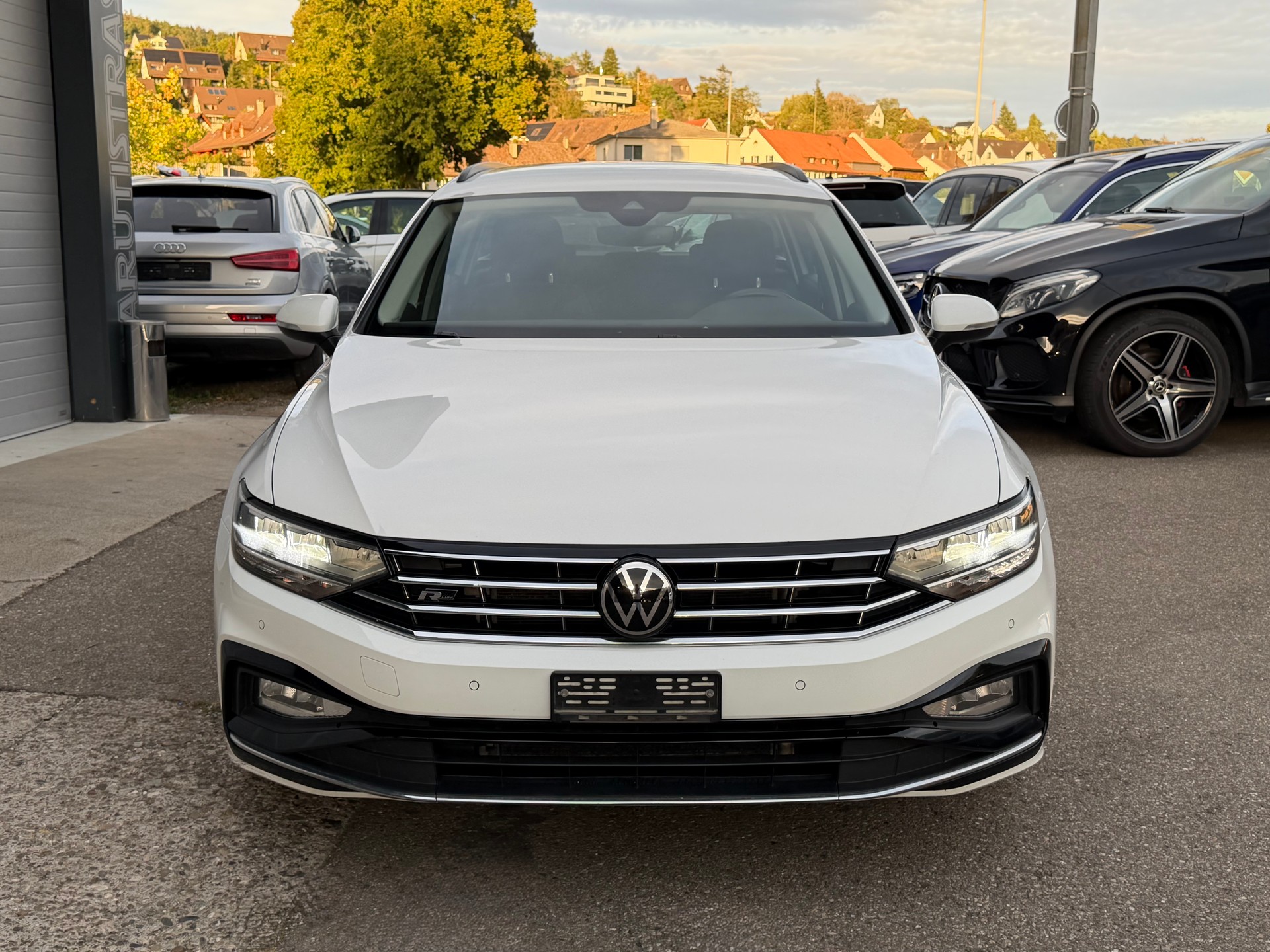 VW Passat 2.0 TDI DSG 150PS, R-line-image-1