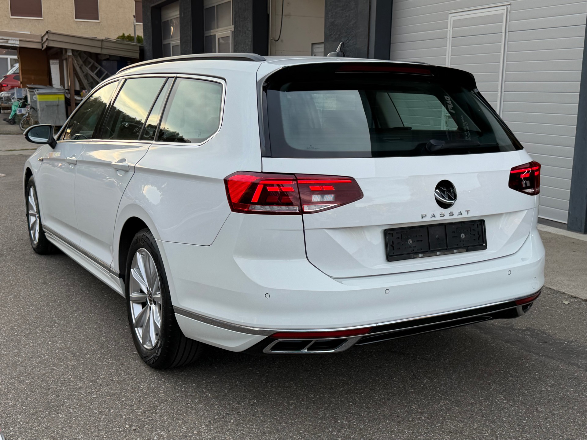 VW Passat 2.0 TDI DSG 150PS, R-line-image-3