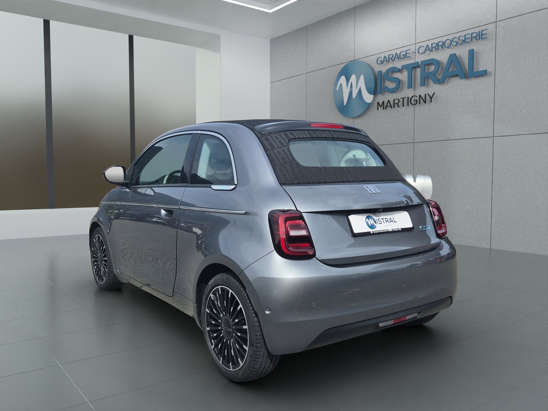 FIAT 500 Cabrio La Prima-image-1