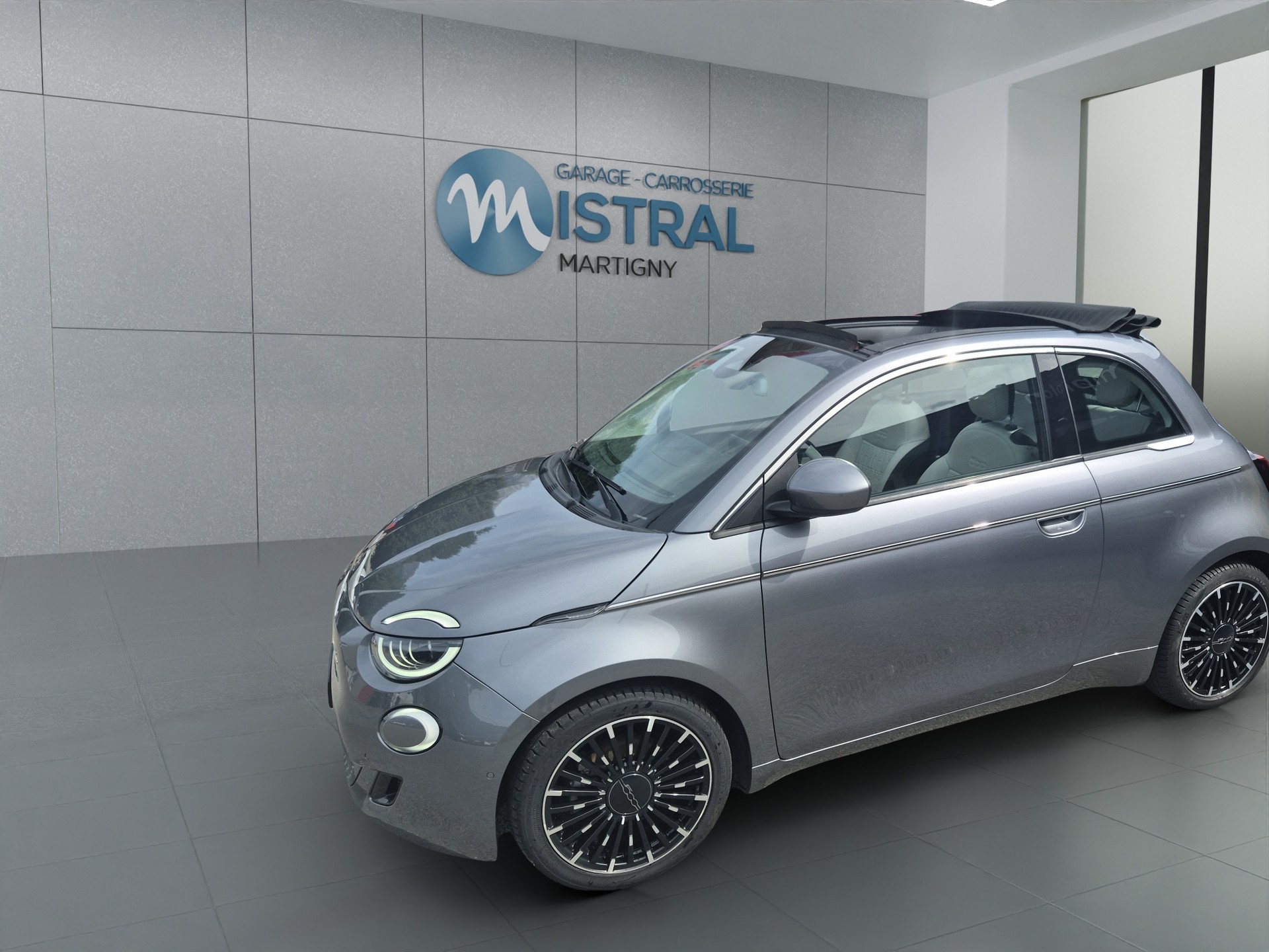FIAT 500 Cabrio La Prima-image-21