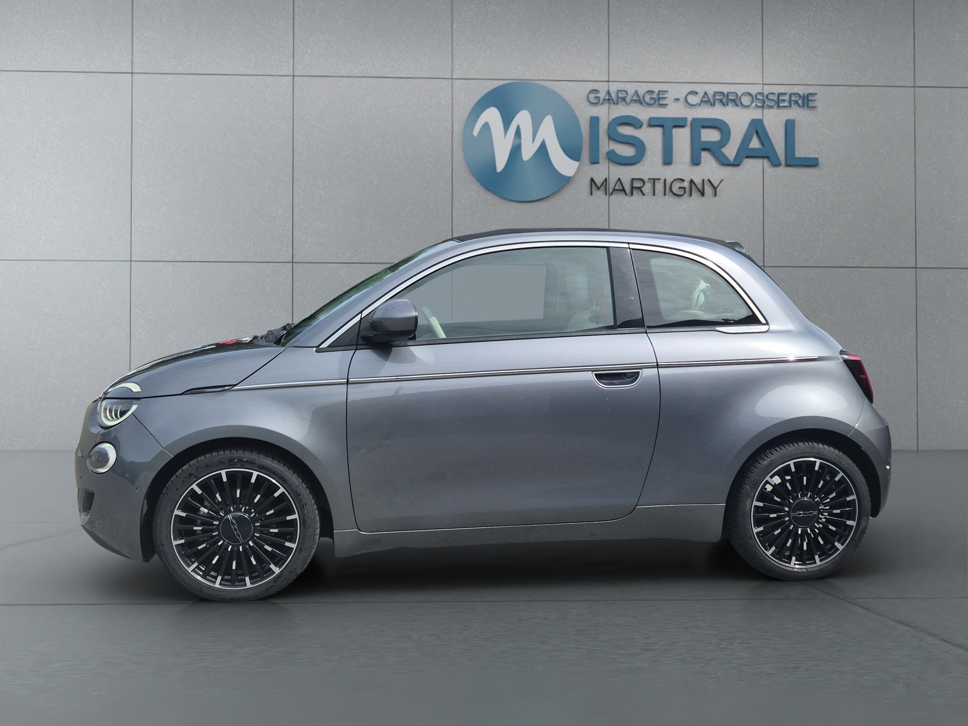 FIAT 500 Cabrio La Prima-image-5