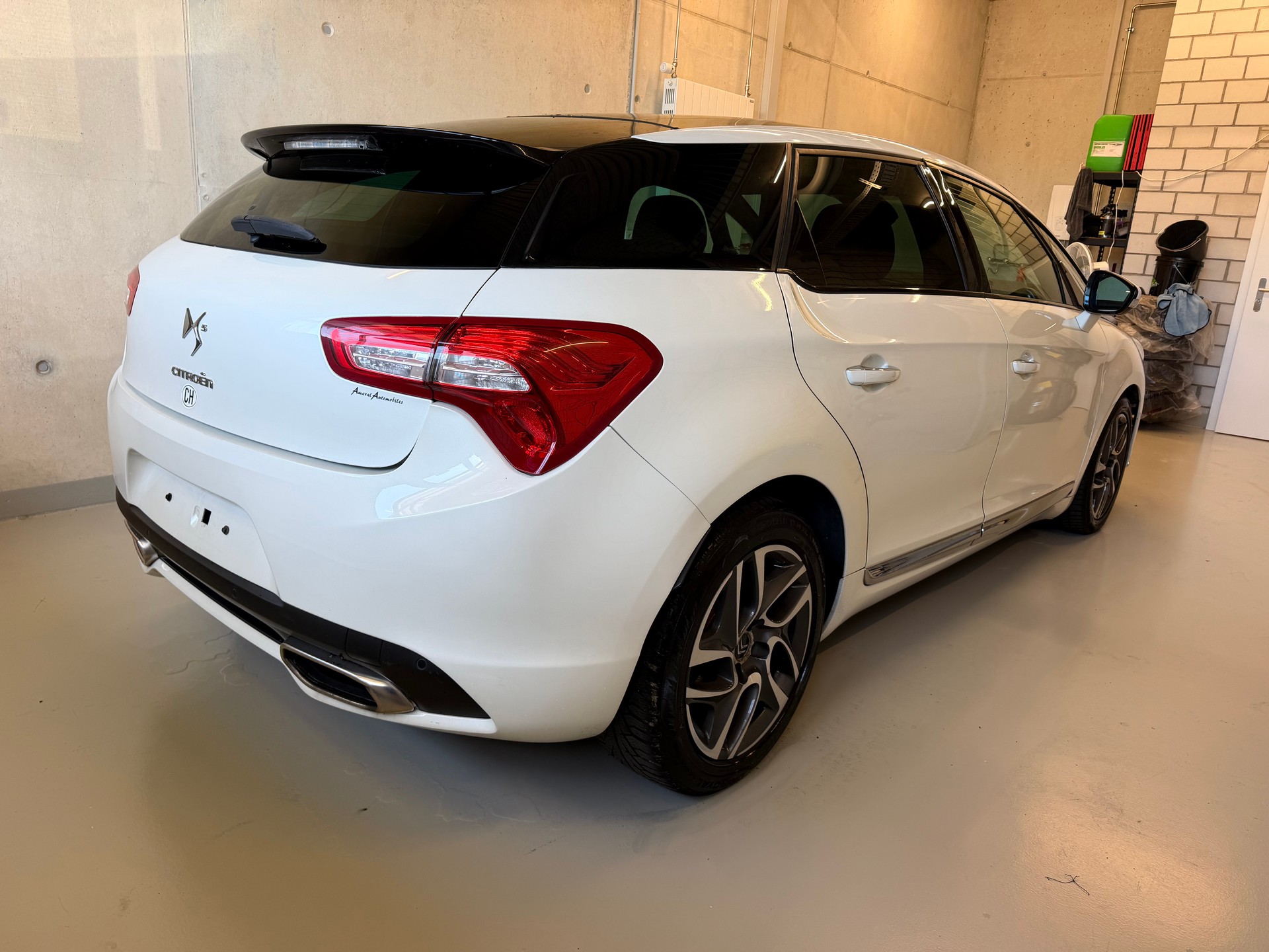 DS AUTOMOBILES DS5 2.0 HDi Chic Automatic-image-2