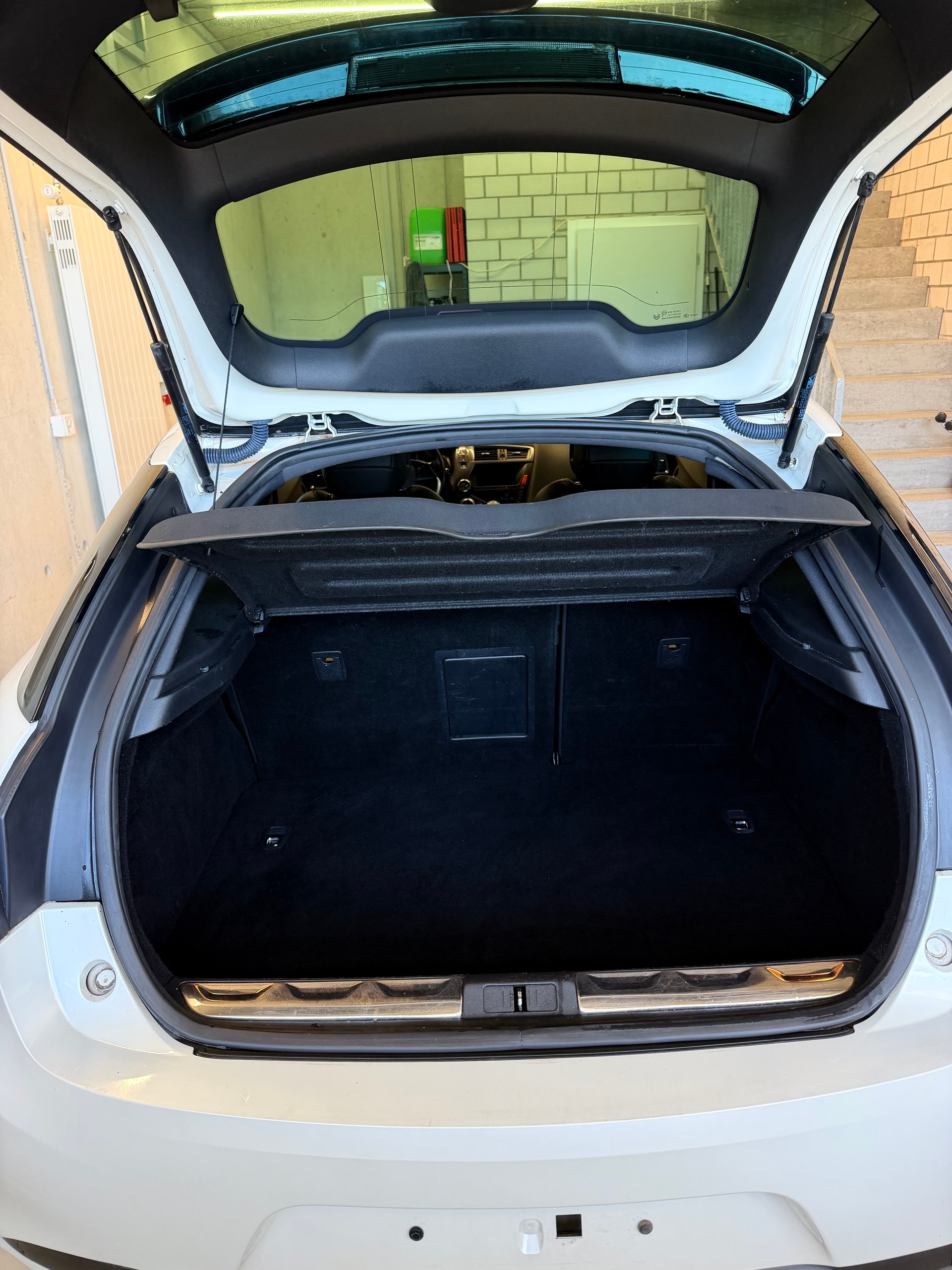 DS AUTOMOBILES DS5 2.0 HDi Chic Automatic-image-4