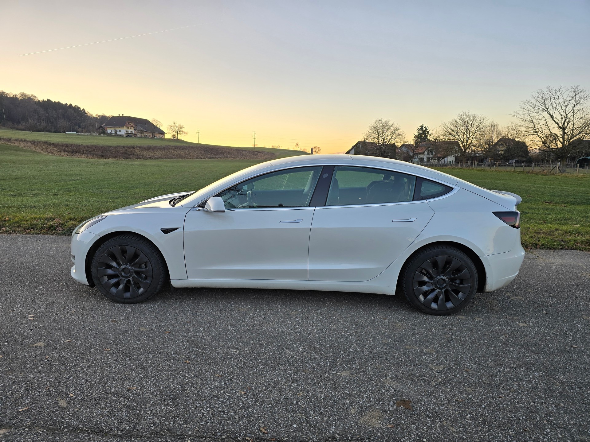 TESLA Model 3 Long Range Dual Motor AWD-image-7