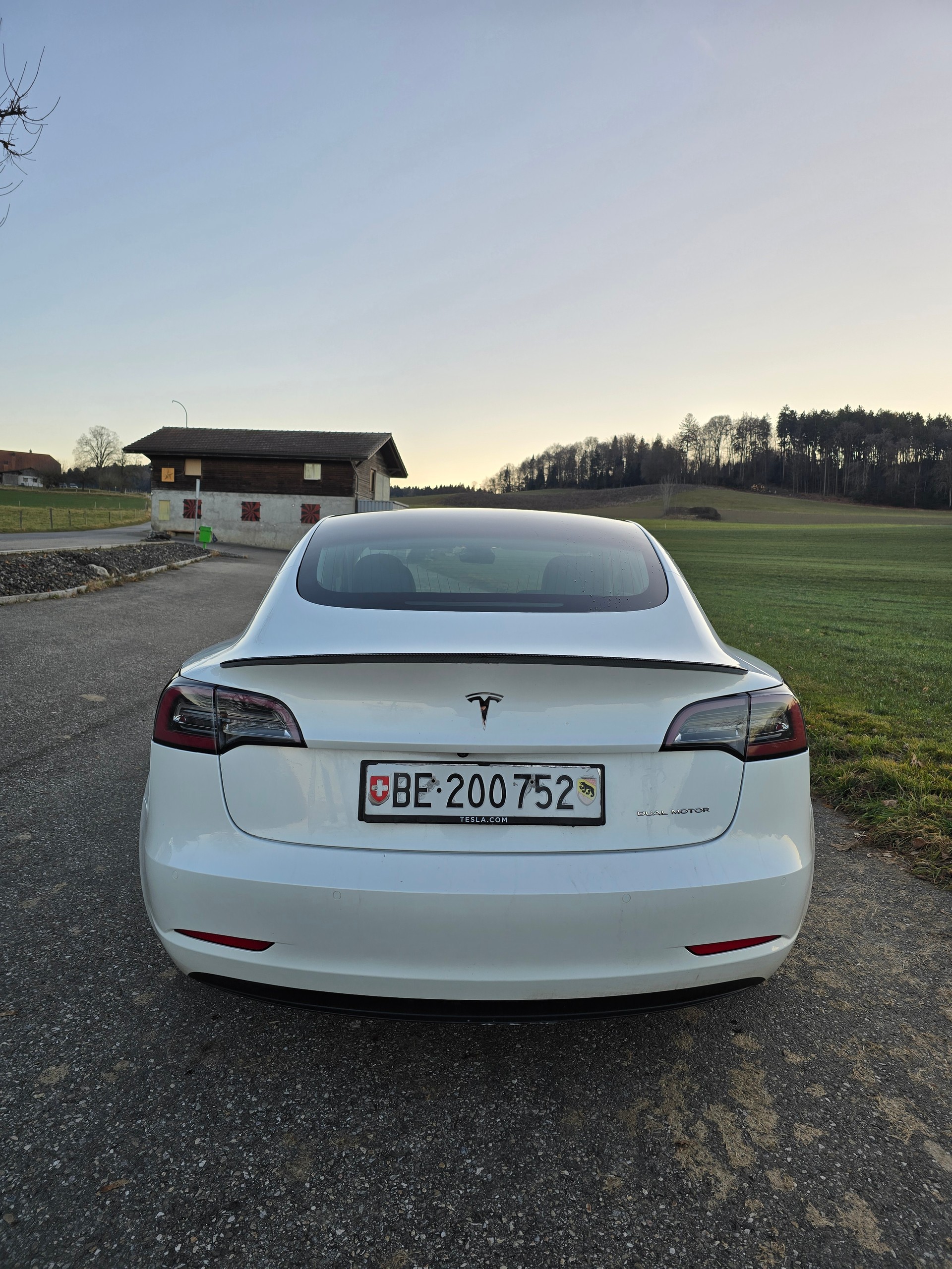 TESLA Model 3 Long Range Dual Motor AWD-image-5