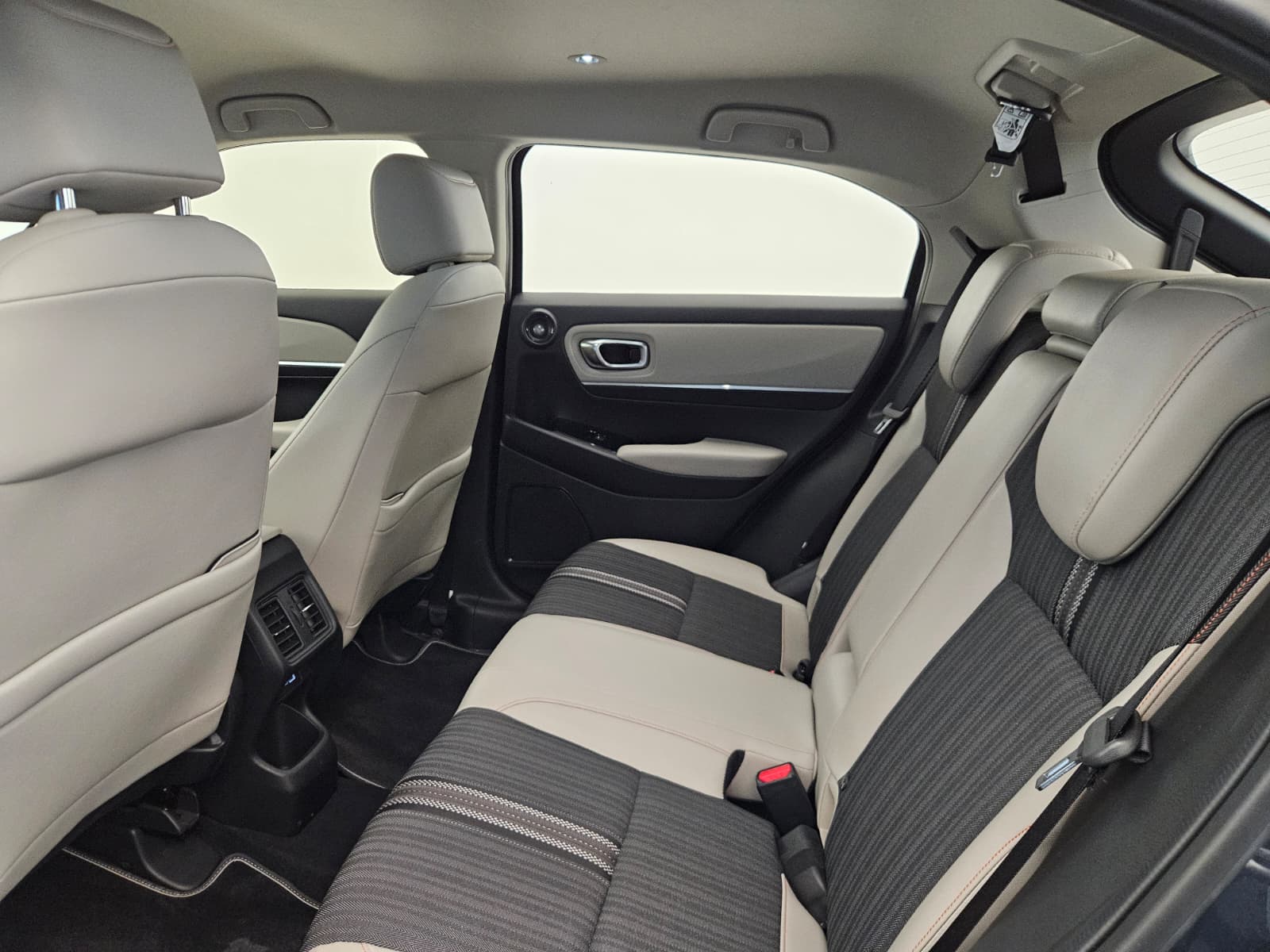 HONDA HR-V 1.5i-MMD Advance Style CVT-image-12