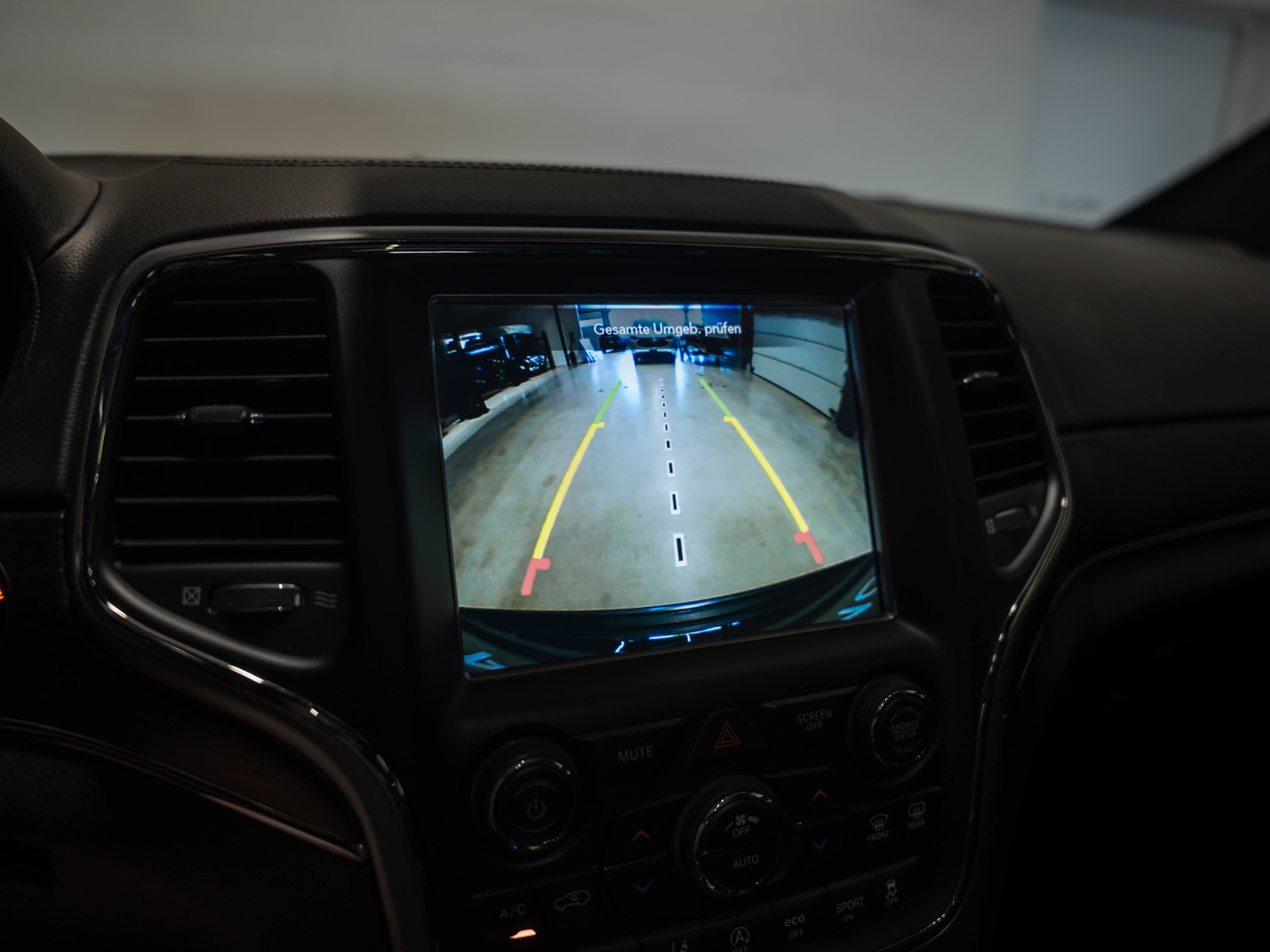 JEEP Grand Cherokee 3.0 CRD S Automatic-image-34