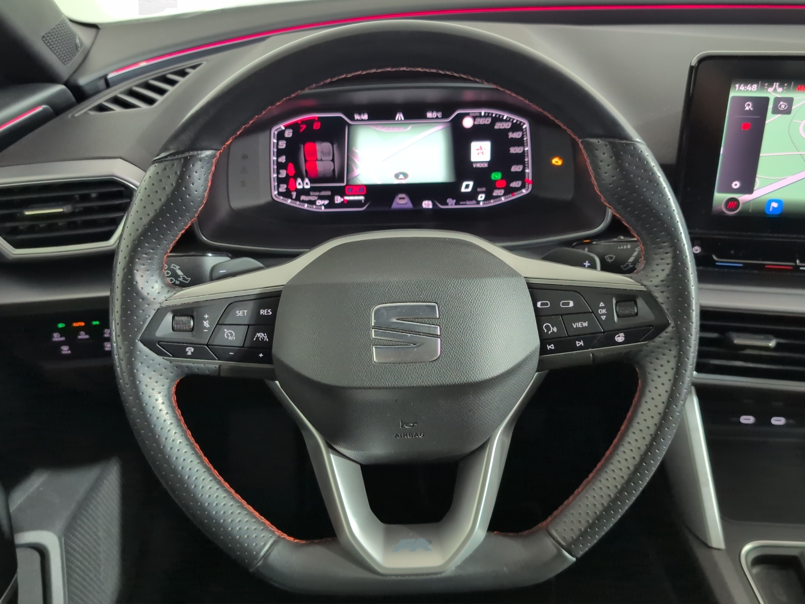 SEAT Leon 1.5 eTSI mHEV DSG FR-image-11