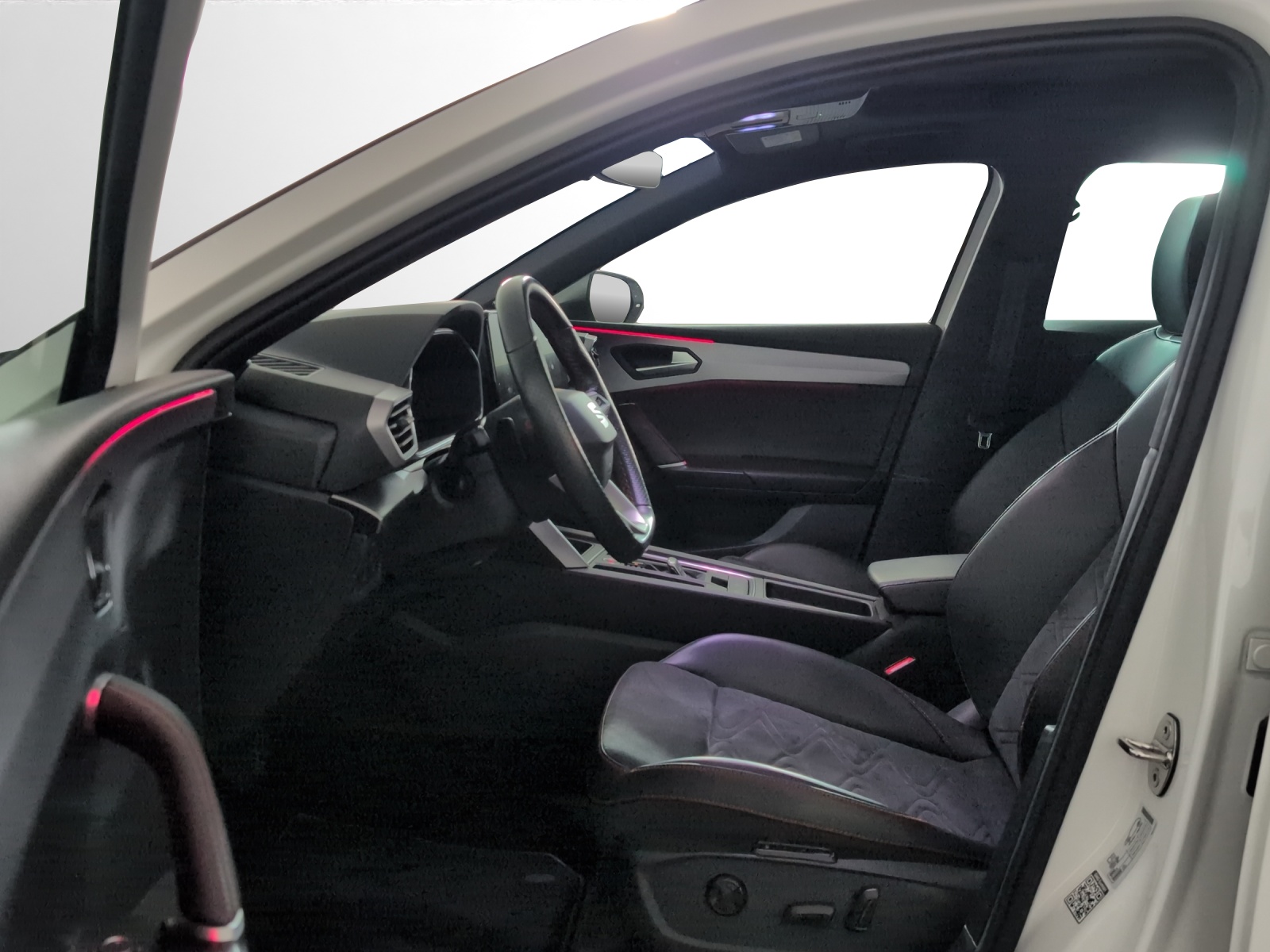 SEAT Leon 1.5 eTSI mHEV DSG FR-image-5