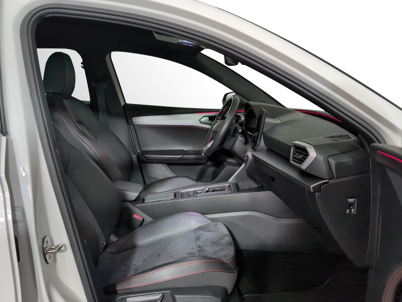 SEAT Leon 1.5 eTSI mHEV DSG FR-image-6
