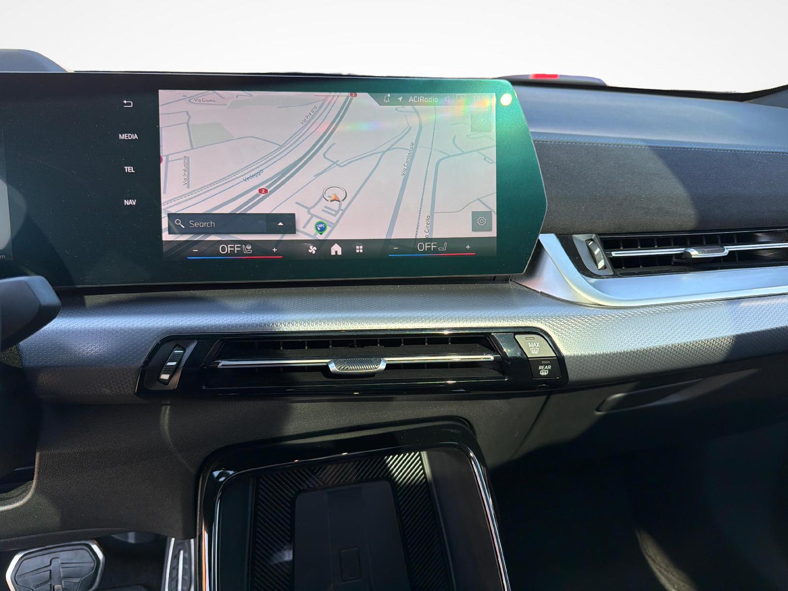 BMW iX2 30 xDrive-image-14