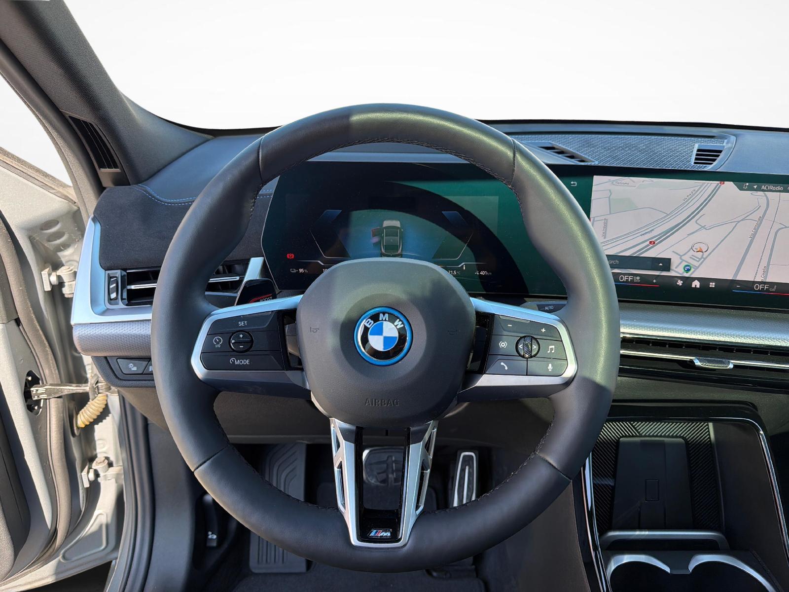 BMW iX2 30 xDrive-image-12