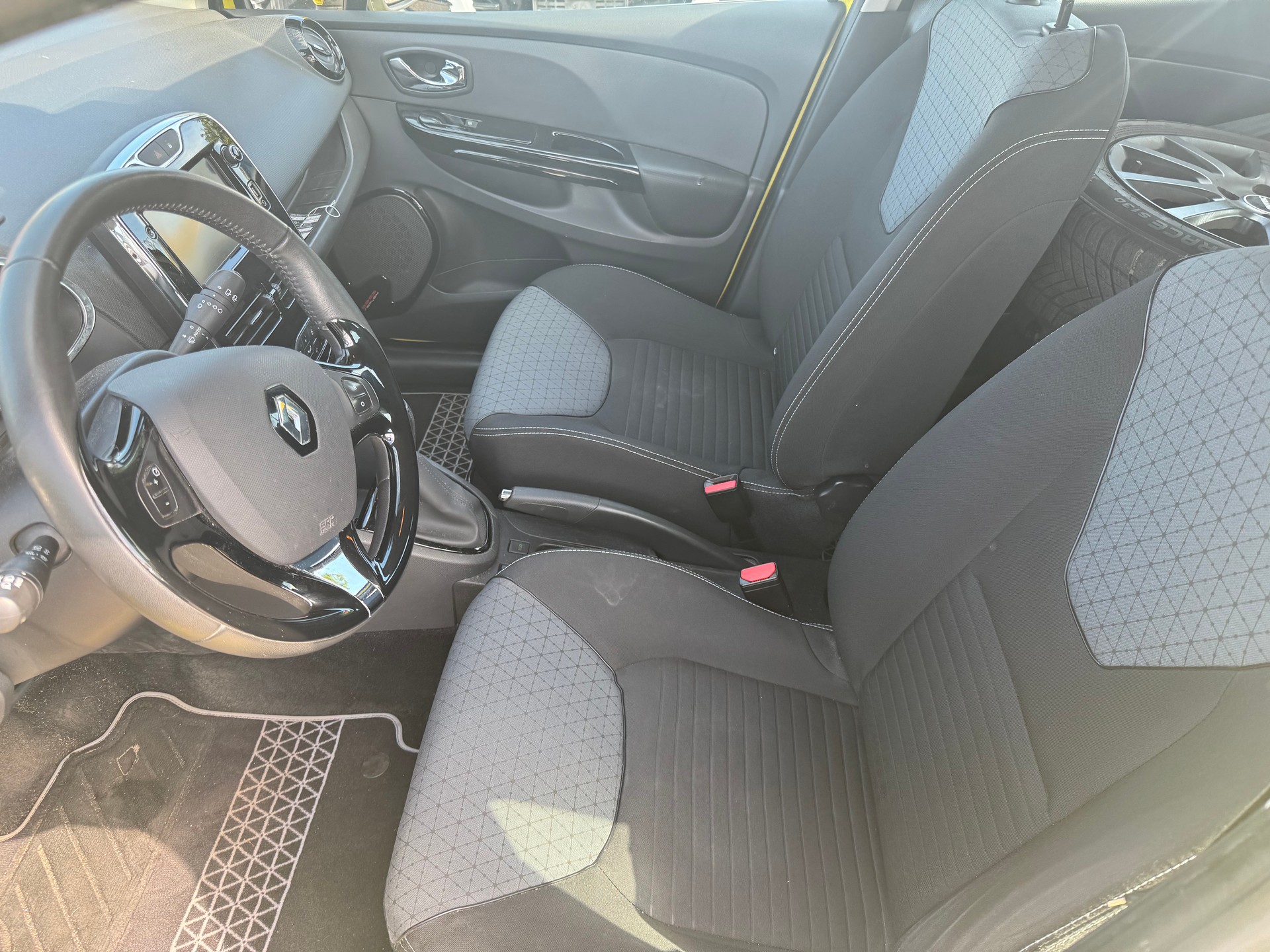RENAULT Clio 0.9 12V Dynamique-image-7