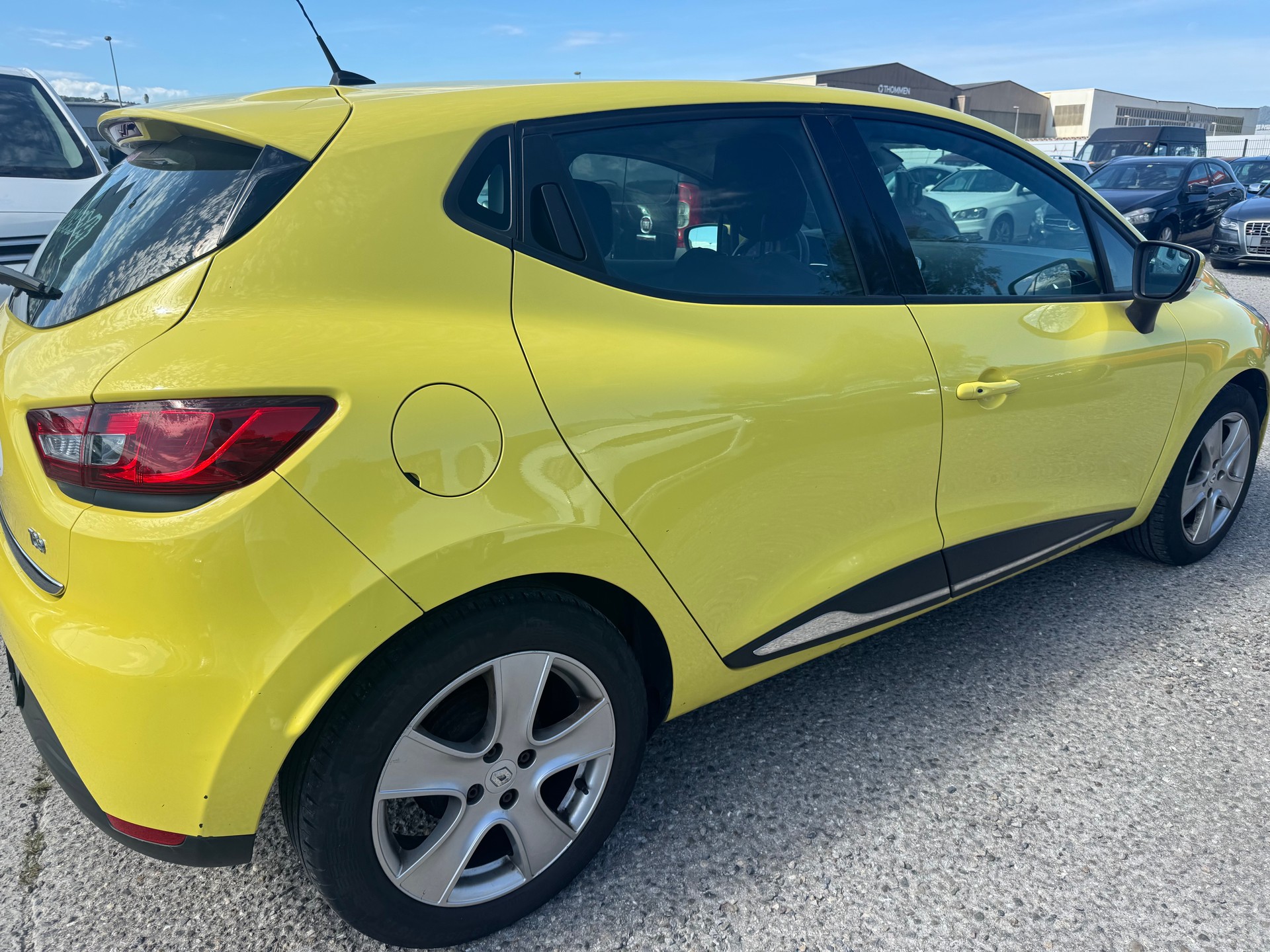 RENAULT Clio 0.9 12V Dynamique-image-4