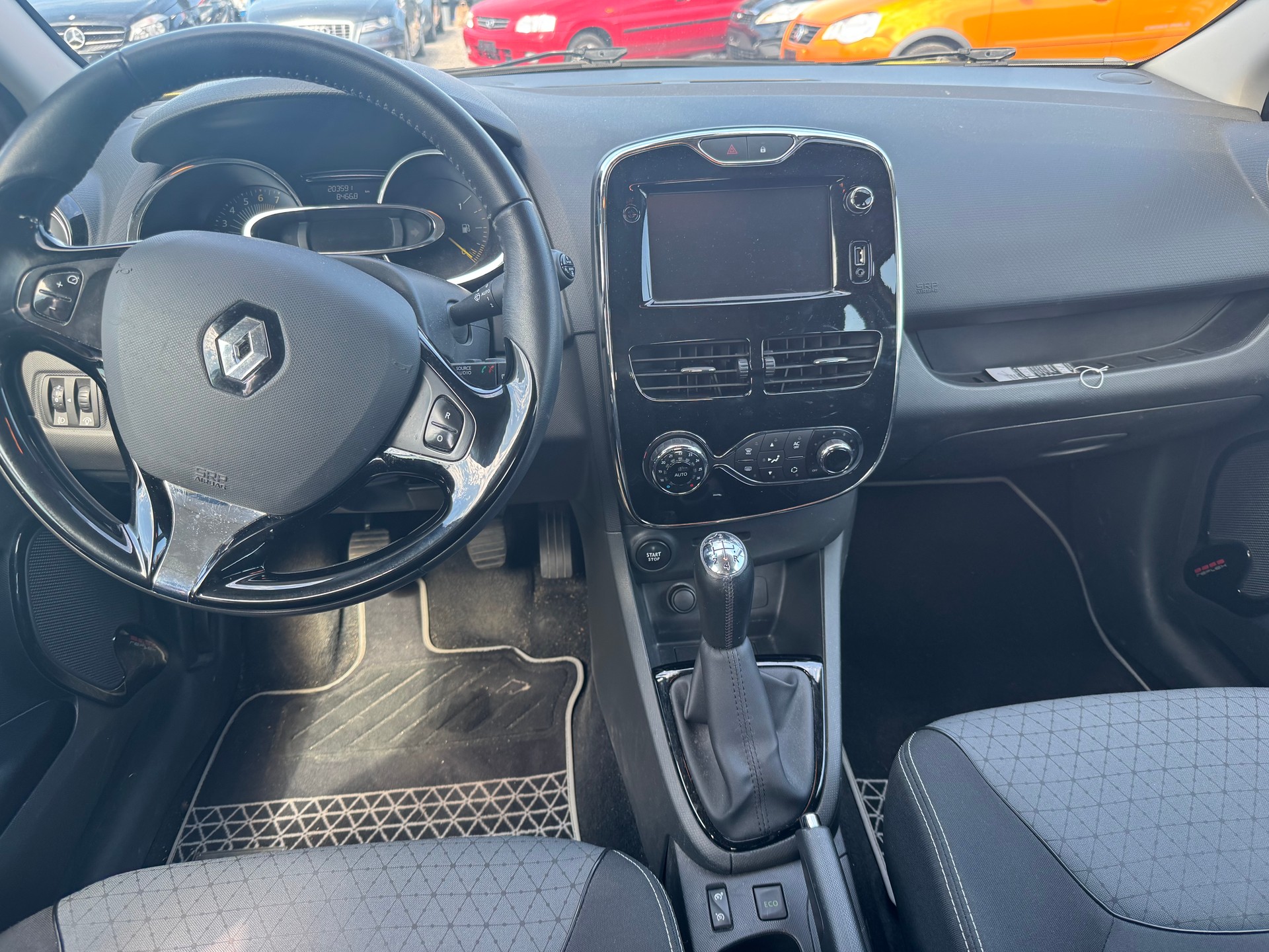 RENAULT Clio 0.9 12V Dynamique-image-6
