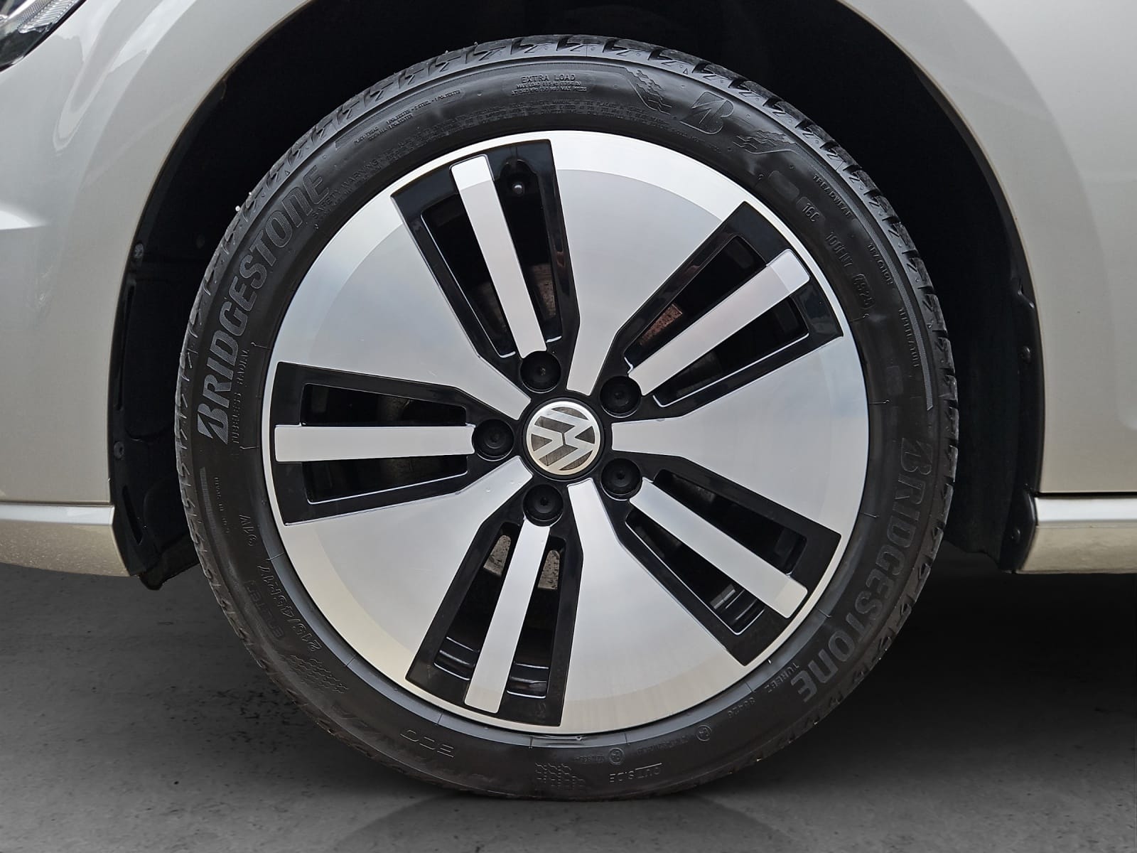 VW VW e-Golf-image-5
