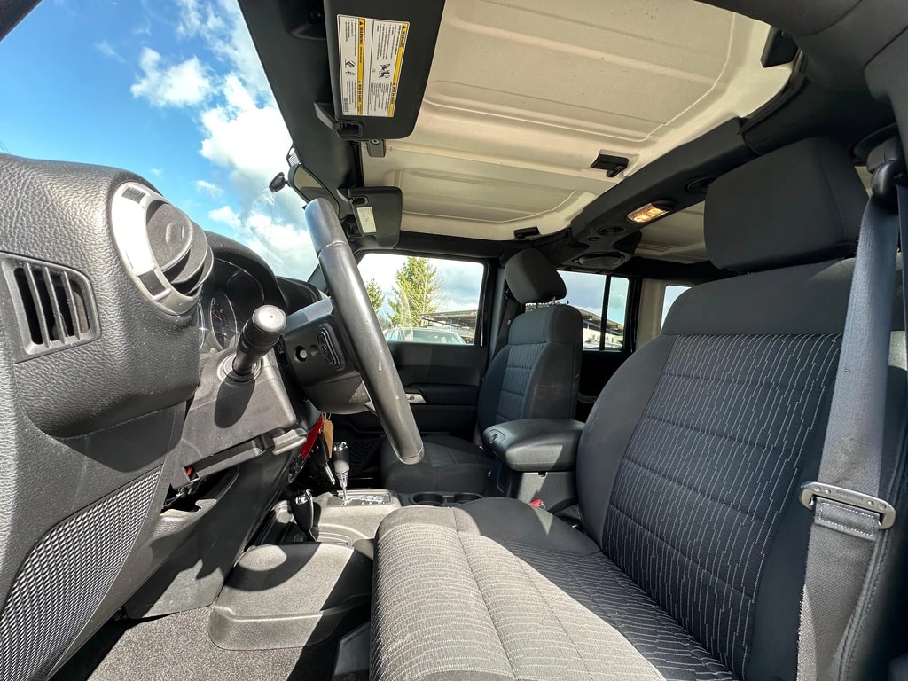 JEEP Wrangler 2.8CRD Unlimited Sahara Automatic-image-8