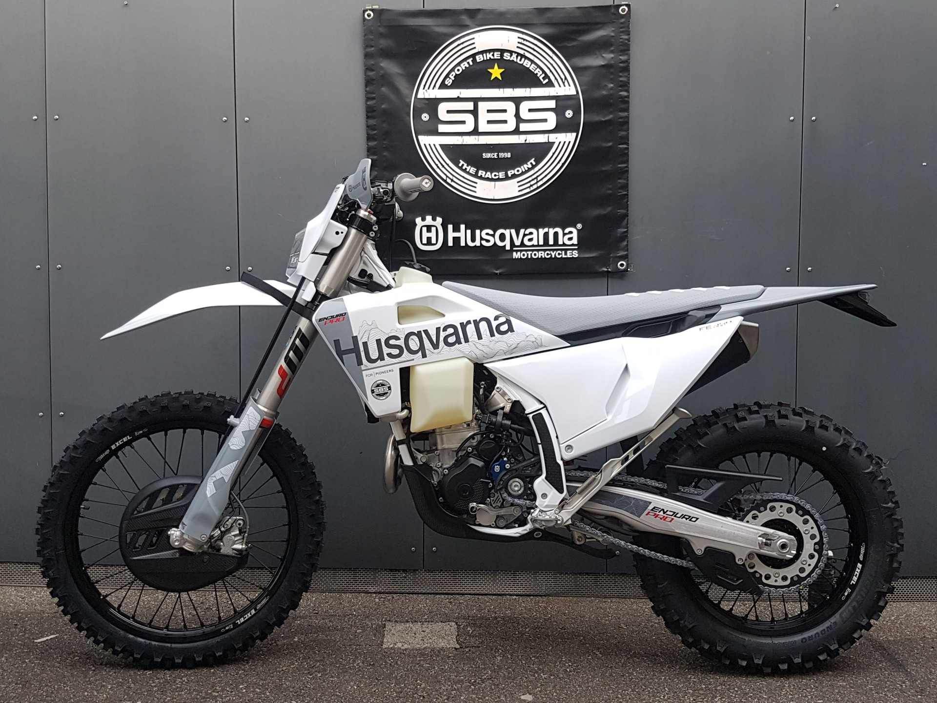 HUSQVARNA FE 350 Pro-showroom-element-1
