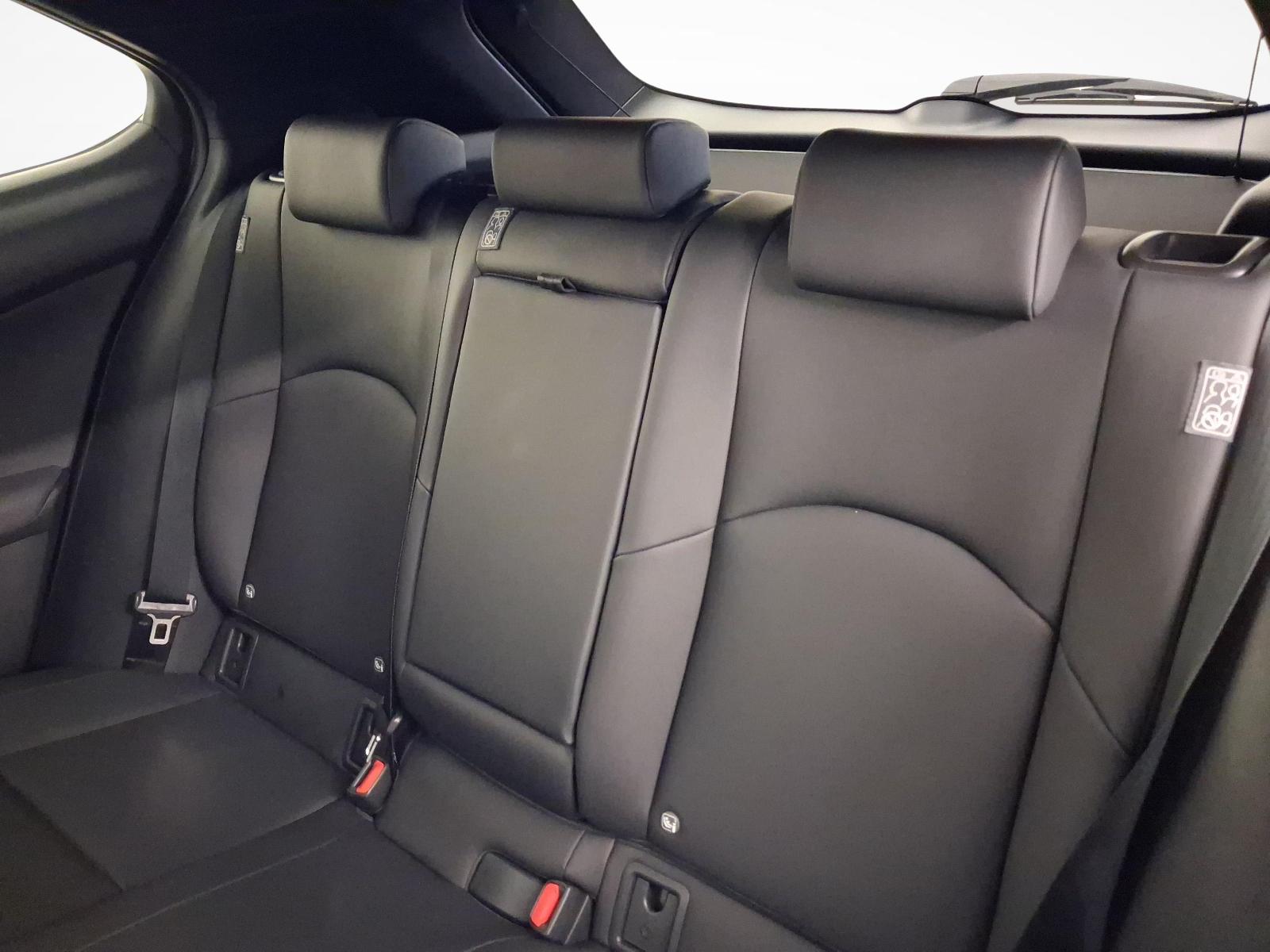LEXUS UX 250h Kuro-image-10