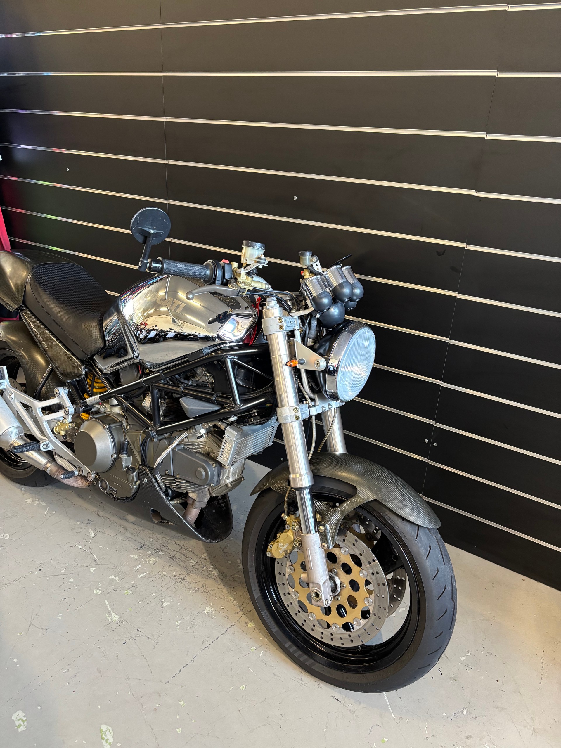 DUCATI Monster 900 Cromo-showroom-element-2