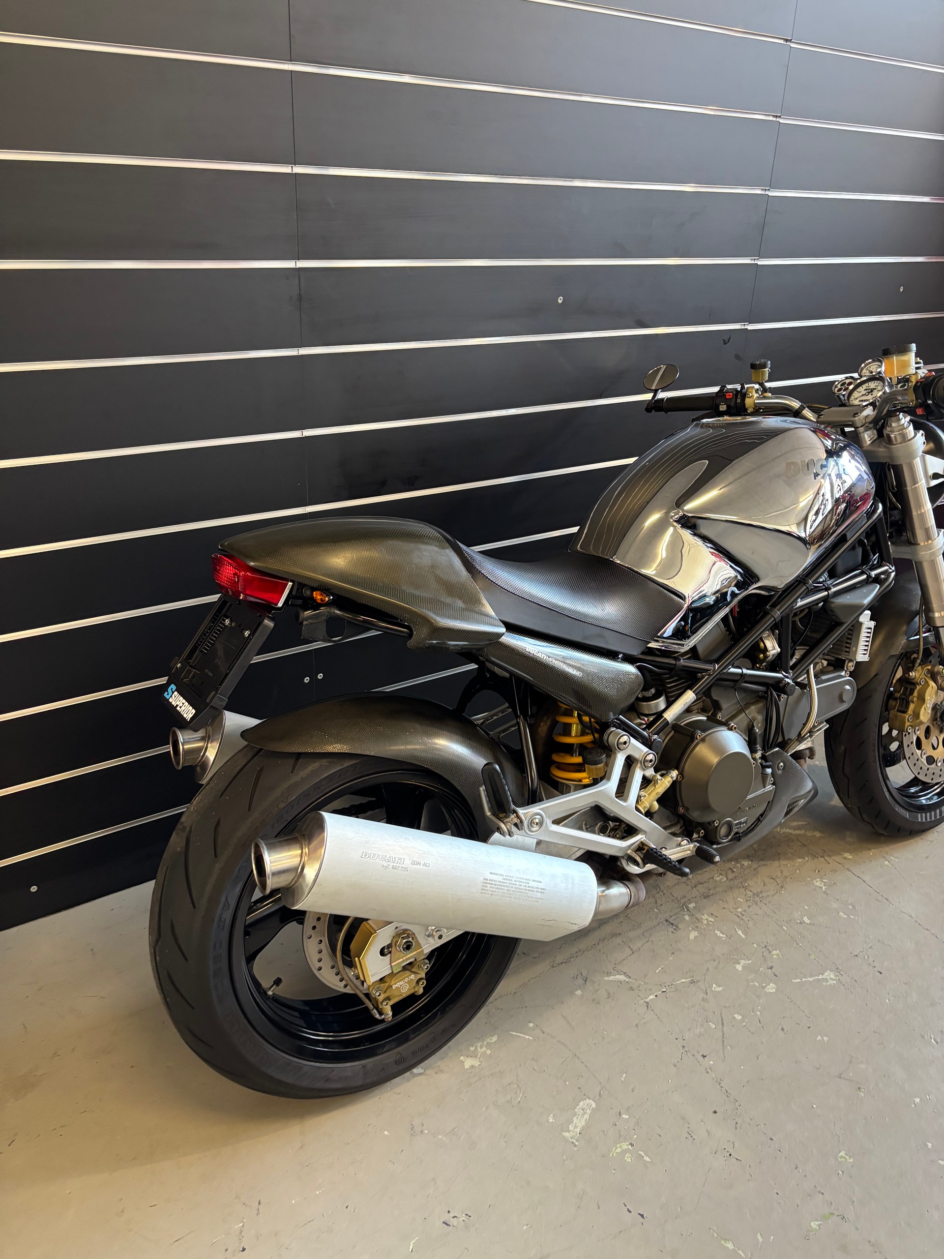 DUCATI Monster 900 Cromo-showroom-element-3